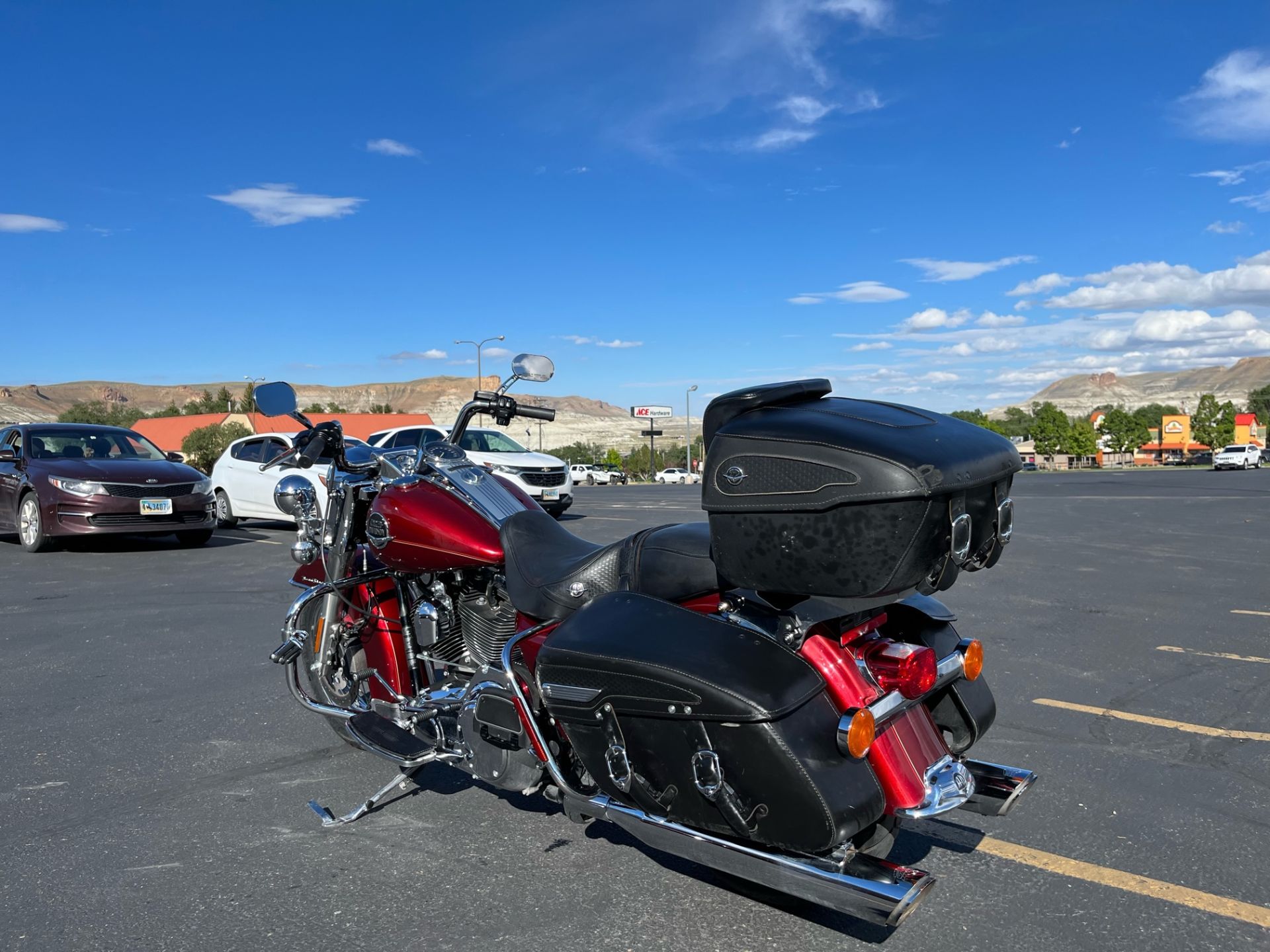 2010 Harley-Davidson Road King® Classic in Green River, Wyoming - Photo 4