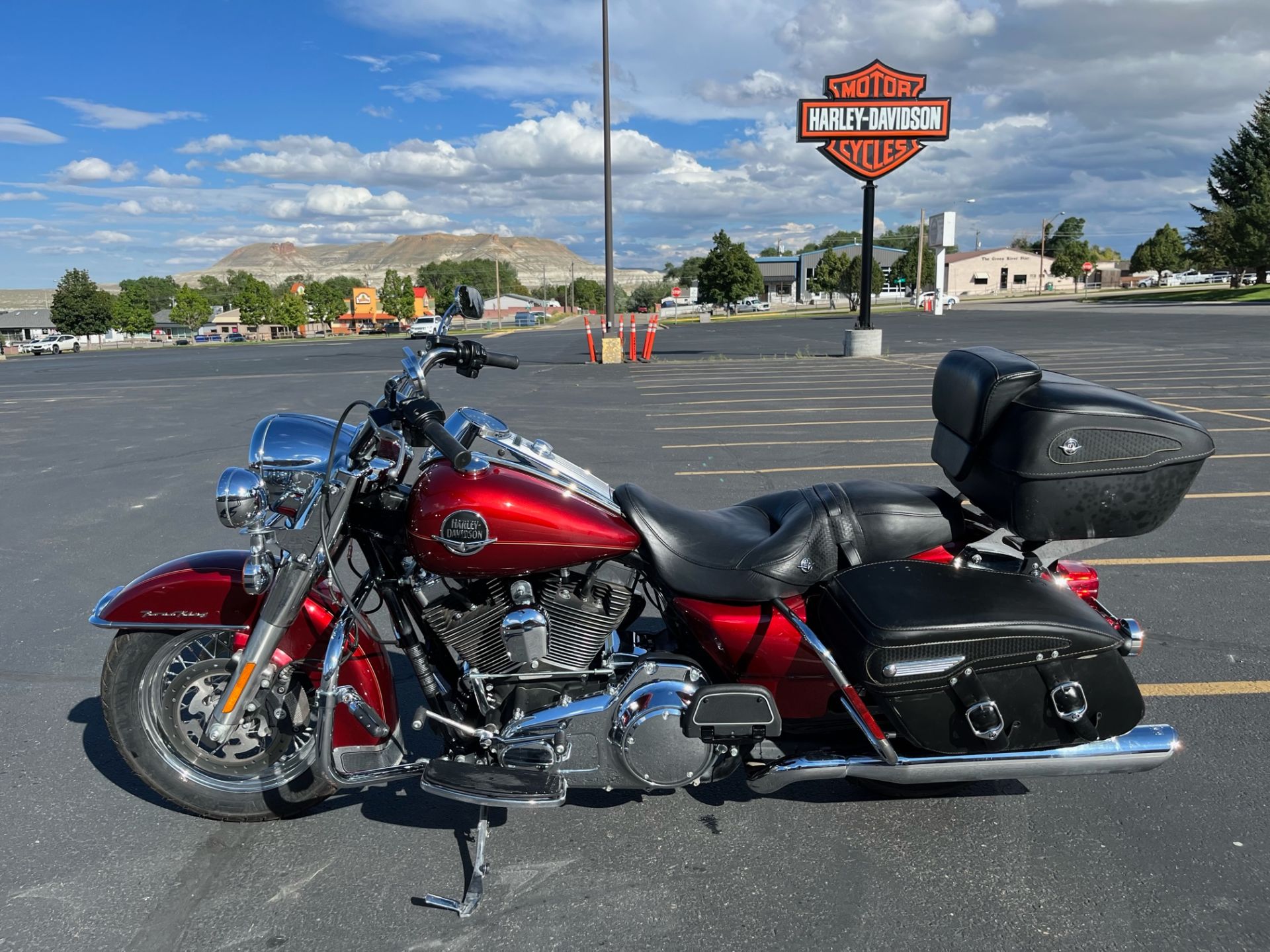 2010 Harley-Davidson Road King® Classic in Green River, Wyoming - Photo 5