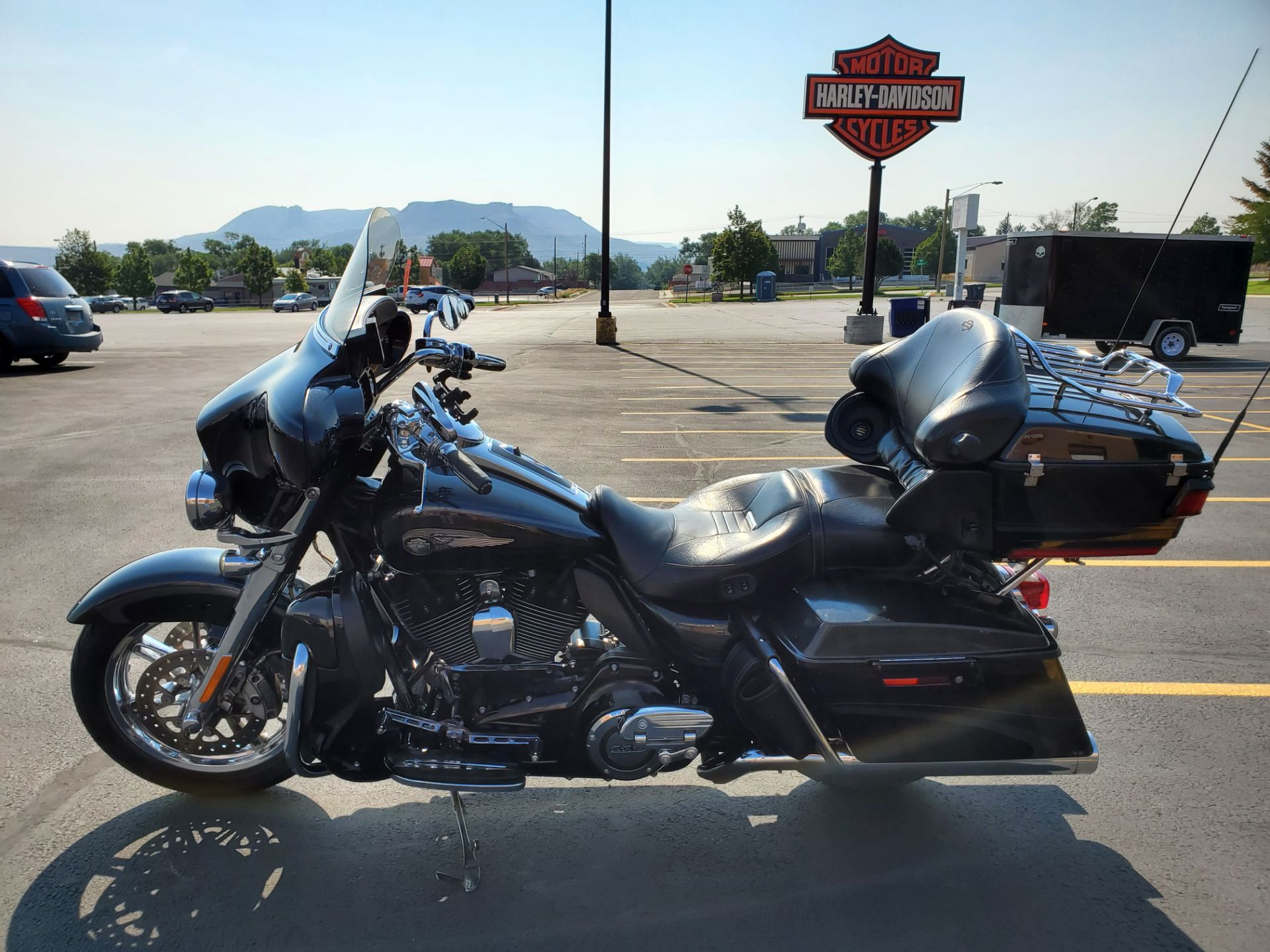 2013 Harley-Davidson CVO™ Ultra Classic® Electra Glide® 110th Anniversary Edition in Green River, Wyoming - Photo 5