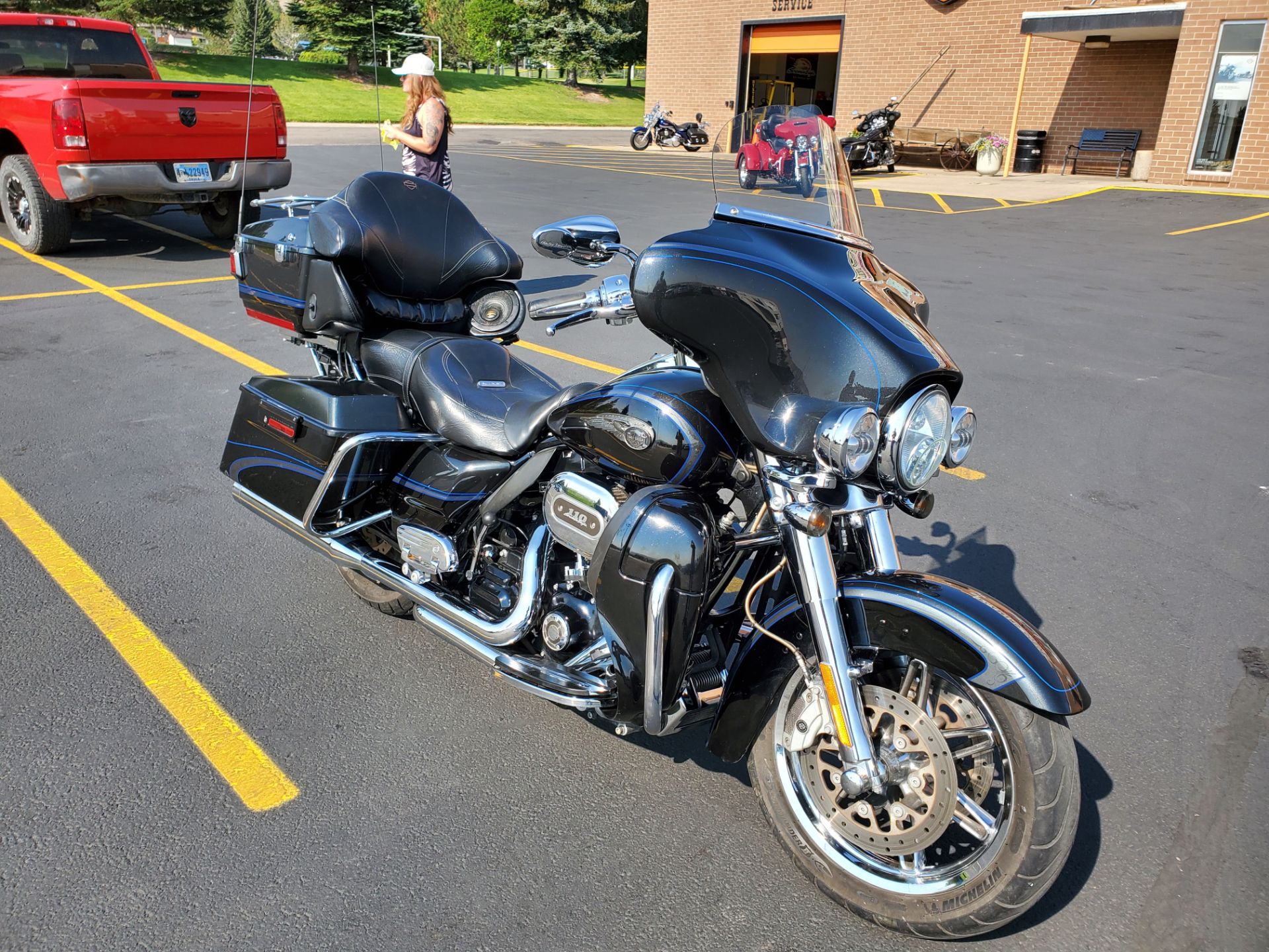 2013 Harley-Davidson CVO™ Ultra Classic® Electra Glide® 110th Anniversary Edition in Green River, Wyoming - Photo 8