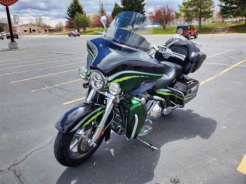 2006 Harley-Davidson CVO™ Screamin' Eagle® Ultra Classic® Electra Glide® in Green River, Wyoming - Photo 6