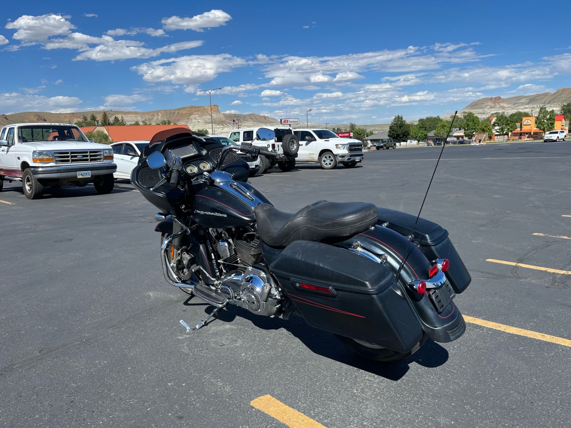 2015 Harley-Davidson Road Glide® Special in Green River, Wyoming - Photo 4