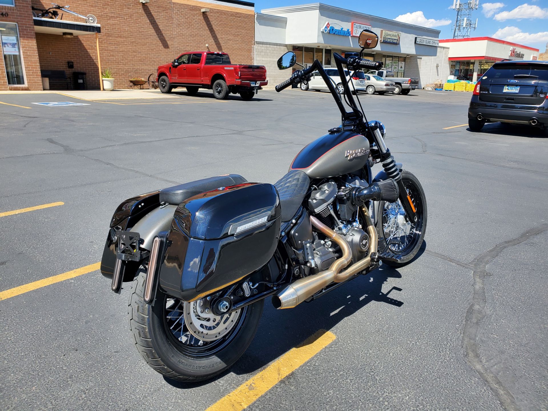 2018 Harley-Davidson Street Bob® 107 in Green River, Wyoming - Photo 2