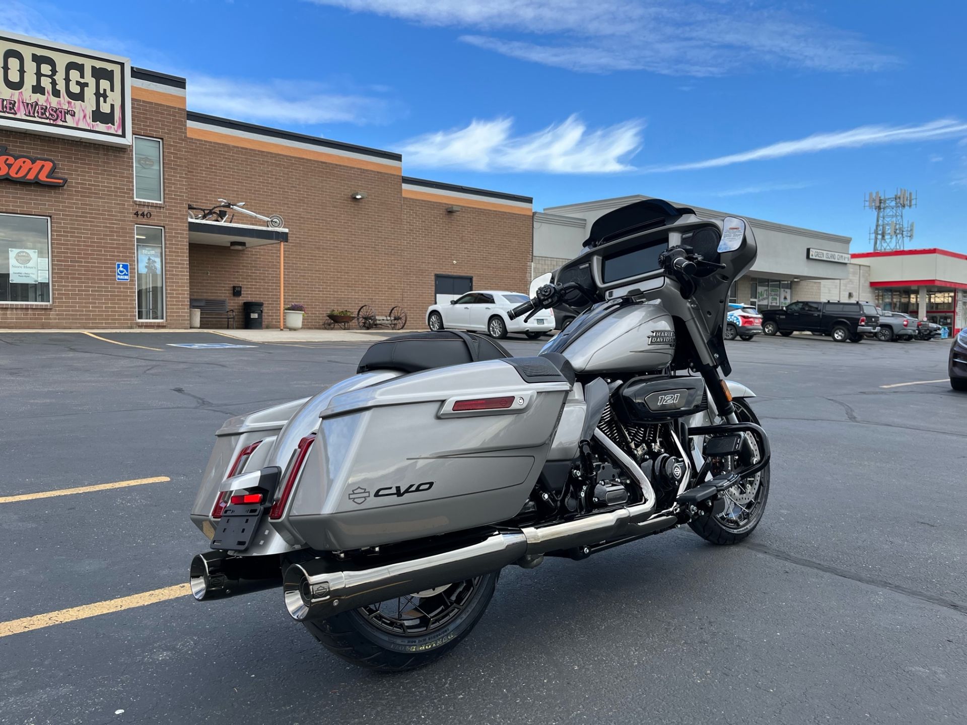 2023 Harley-Davidson CVO™ Street Glide® in Green River, Wyoming - Photo 2