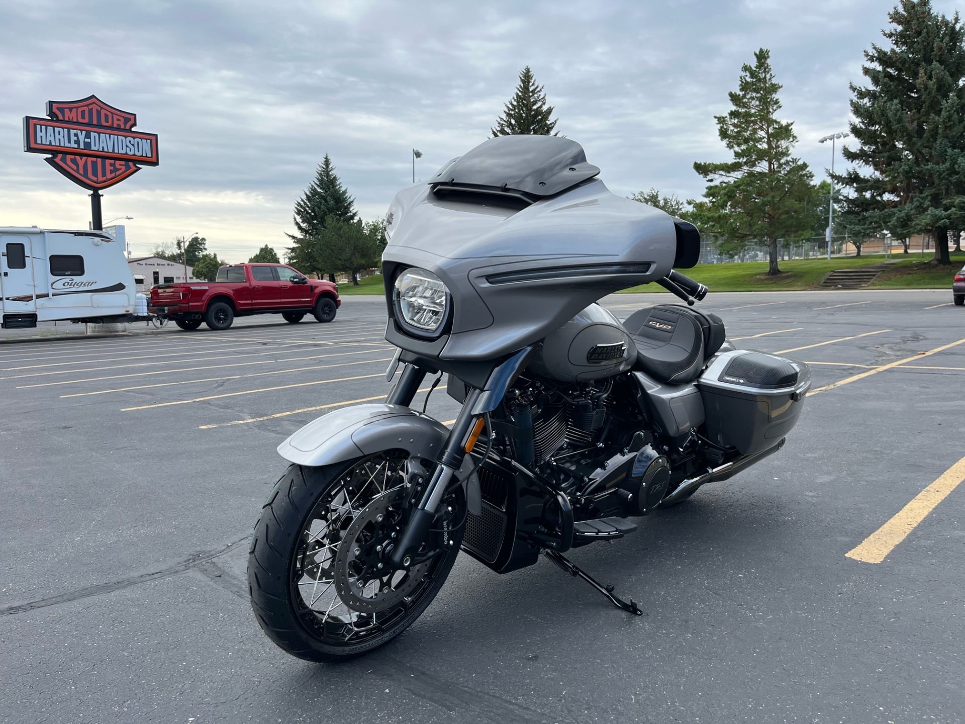 2023 Harley-Davidson CVO™ Street Glide® in Green River, Wyoming - Photo 6
