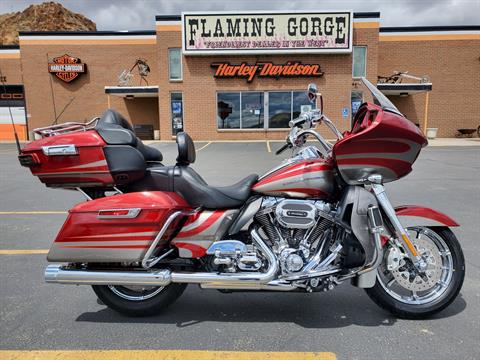 2016 Harley-Davidson CVO™ Road Glide™ Ultra in Green River, Wyoming - Photo 1