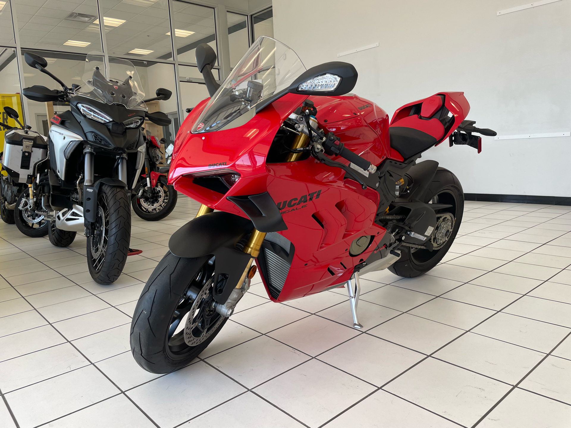 2024 Ducati Panigale V4 S in Albuquerque, New Mexico - Photo 12