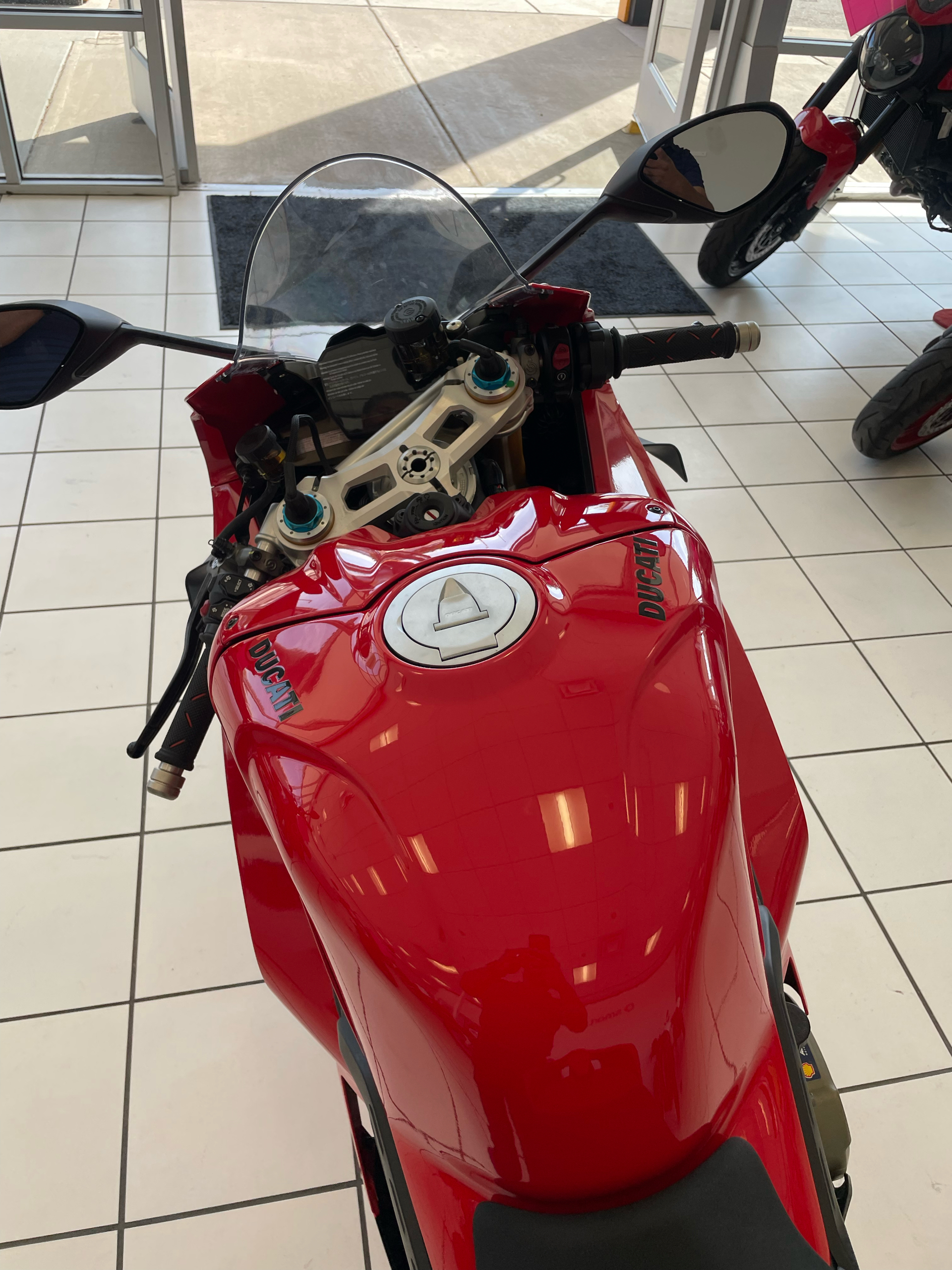 2024 Ducati Panigale V4 S in Albuquerque, New Mexico - Photo 16