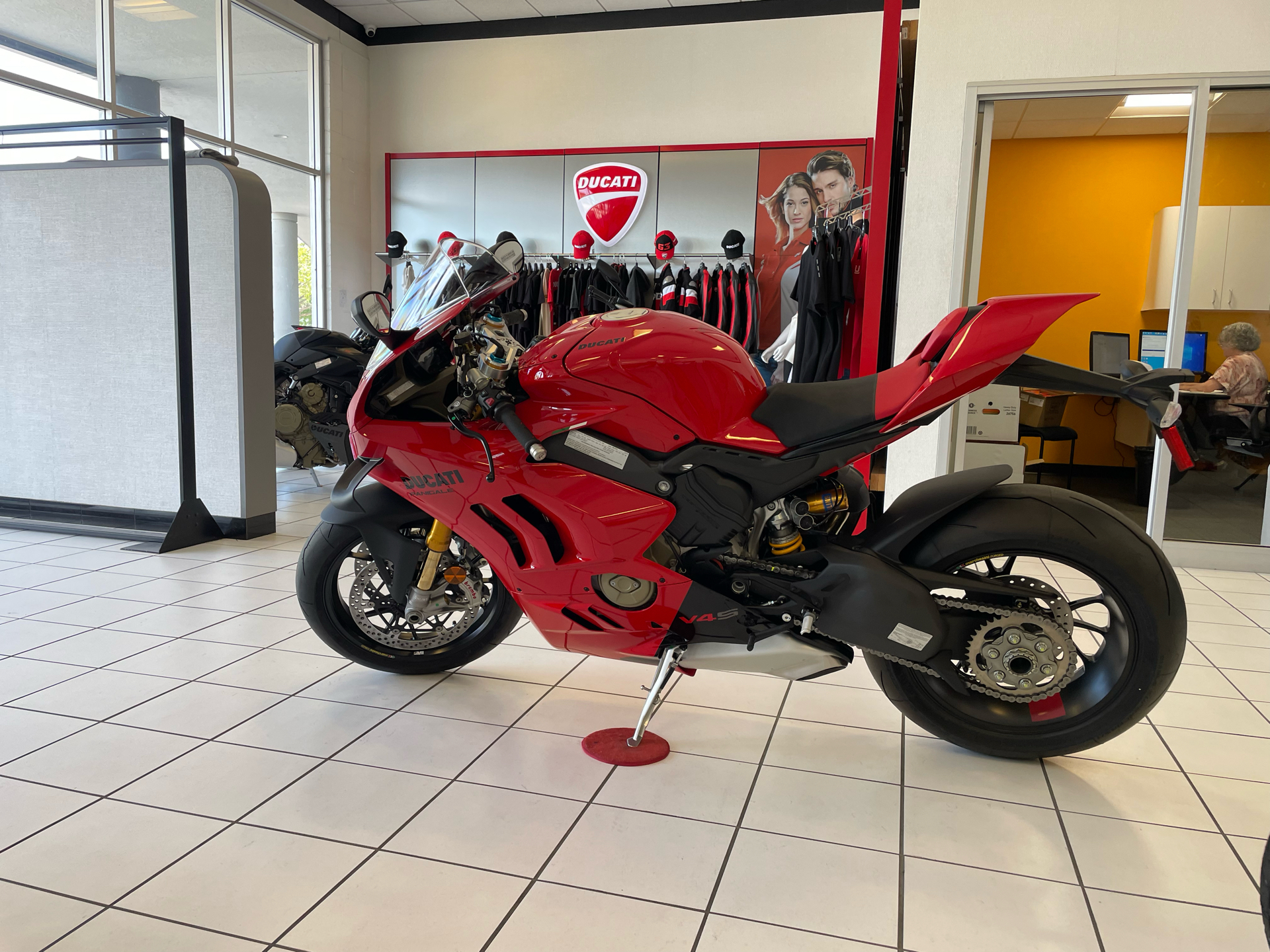 2024 Ducati Panigale V4 S in Albuquerque, New Mexico - Photo 6