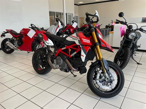 2023 Ducati Hypermotard 950 SP in Albuquerque, New Mexico - Photo 2