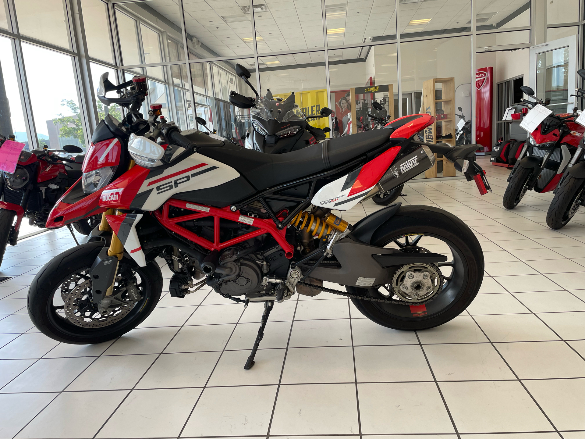 2023 Ducati Hypermotard 950 SP in Albuquerque, New Mexico - Photo 10