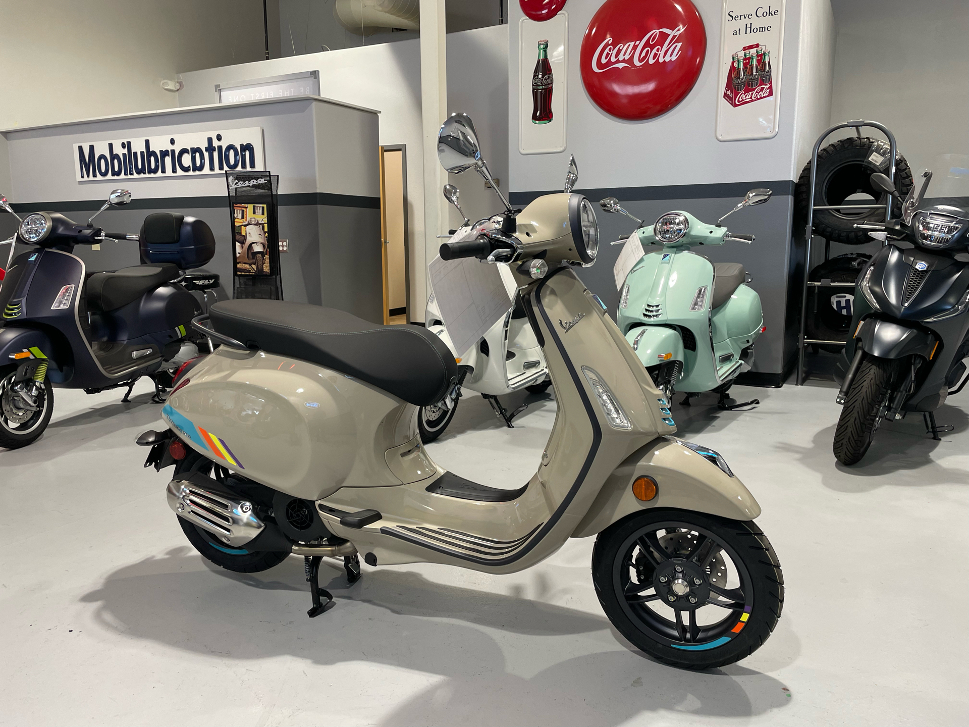 2024 Vespa Primavera 150 S in Albuquerque, New Mexico - Photo 2