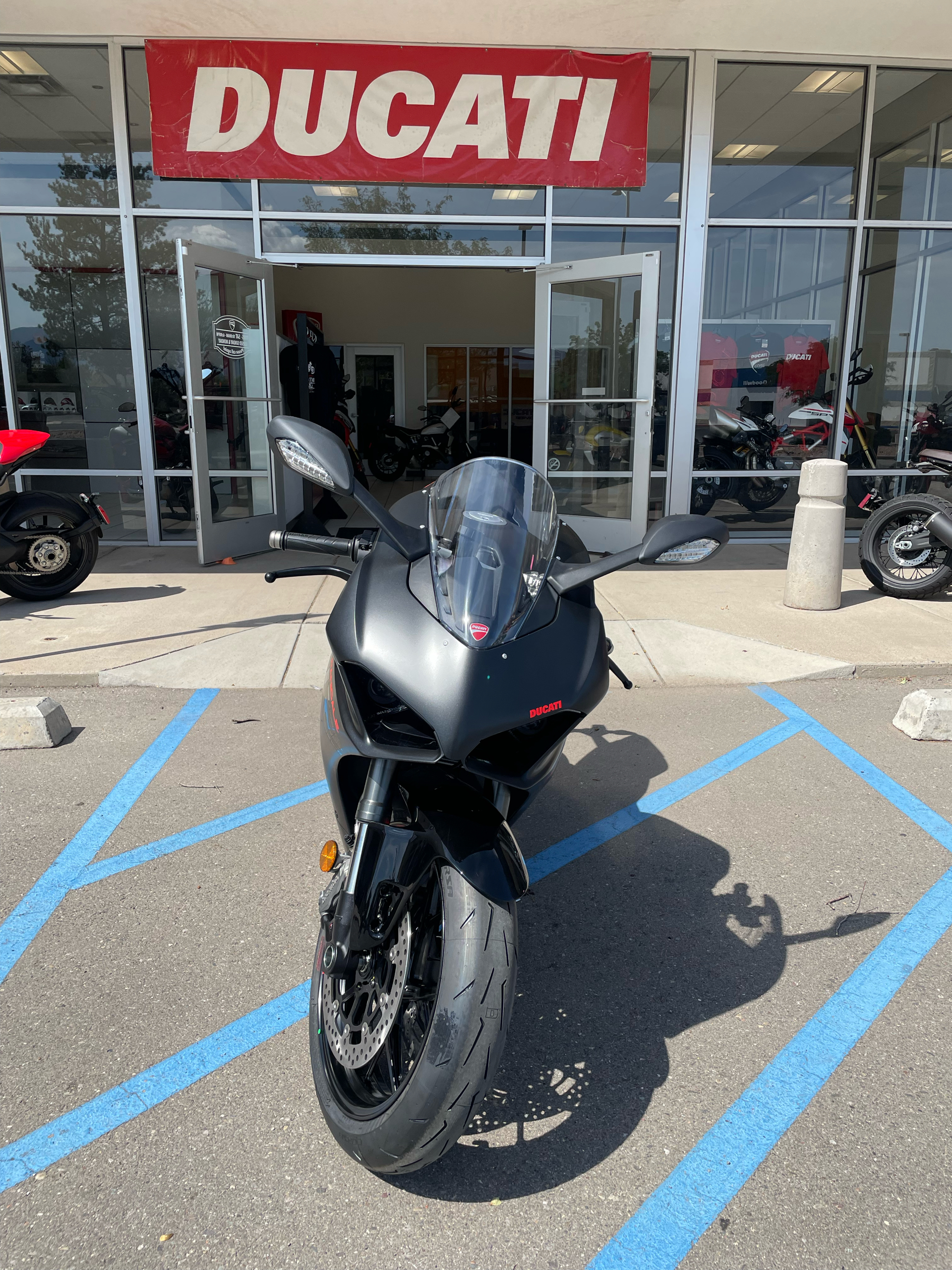 2025 Ducati PANIGALE V2 in Albuquerque, New Mexico - Photo 13