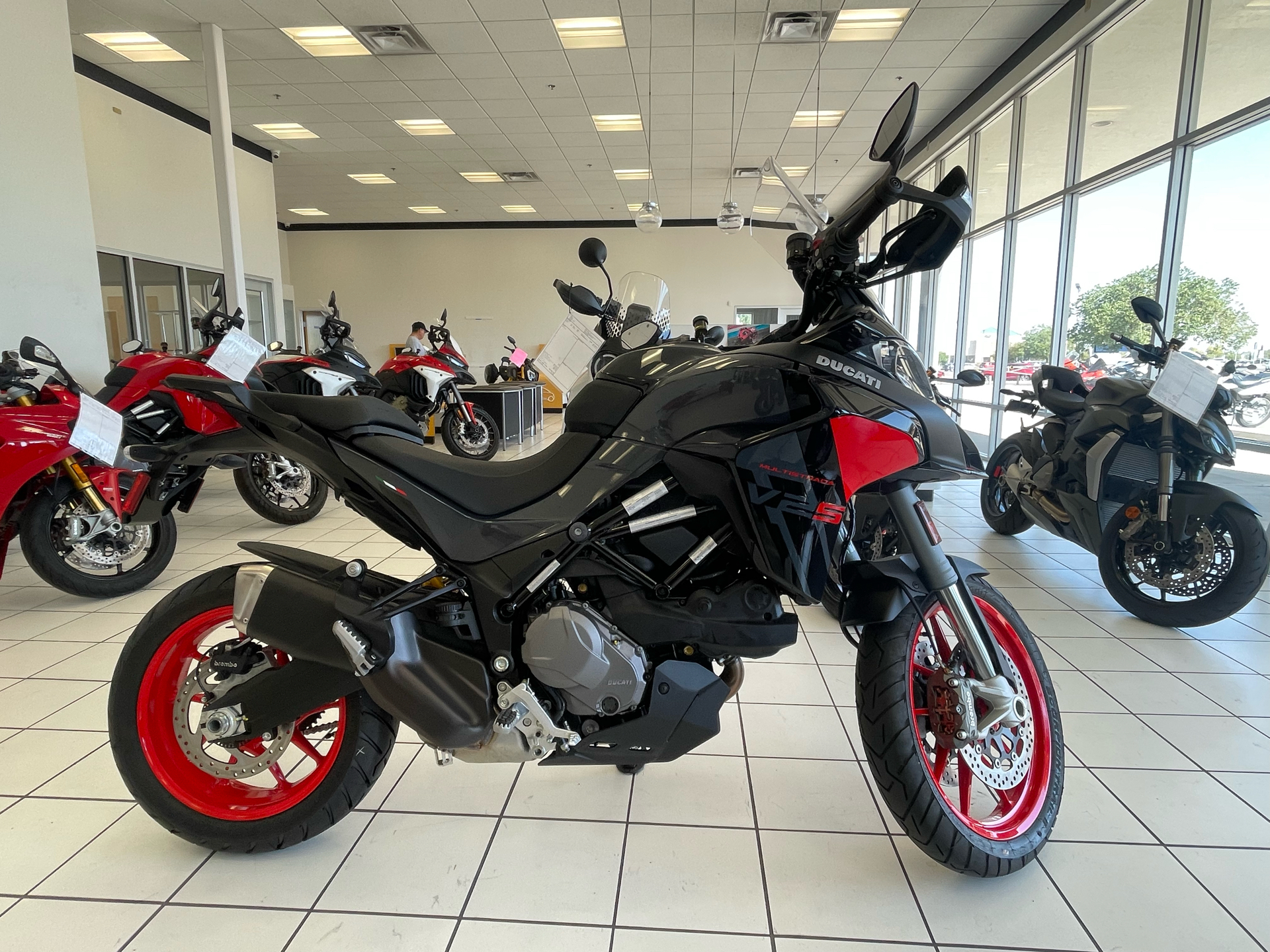 2024 Ducati Multistrada V2 S in Albuquerque, New Mexico - Photo 3