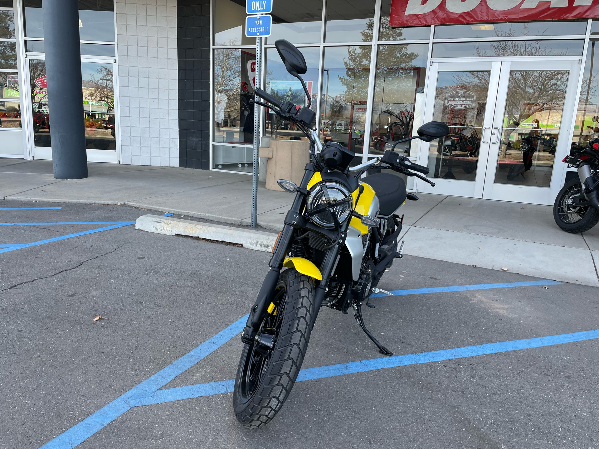 2024 Ducati Scrambler Icon in Albuquerque, New Mexico - Photo 12