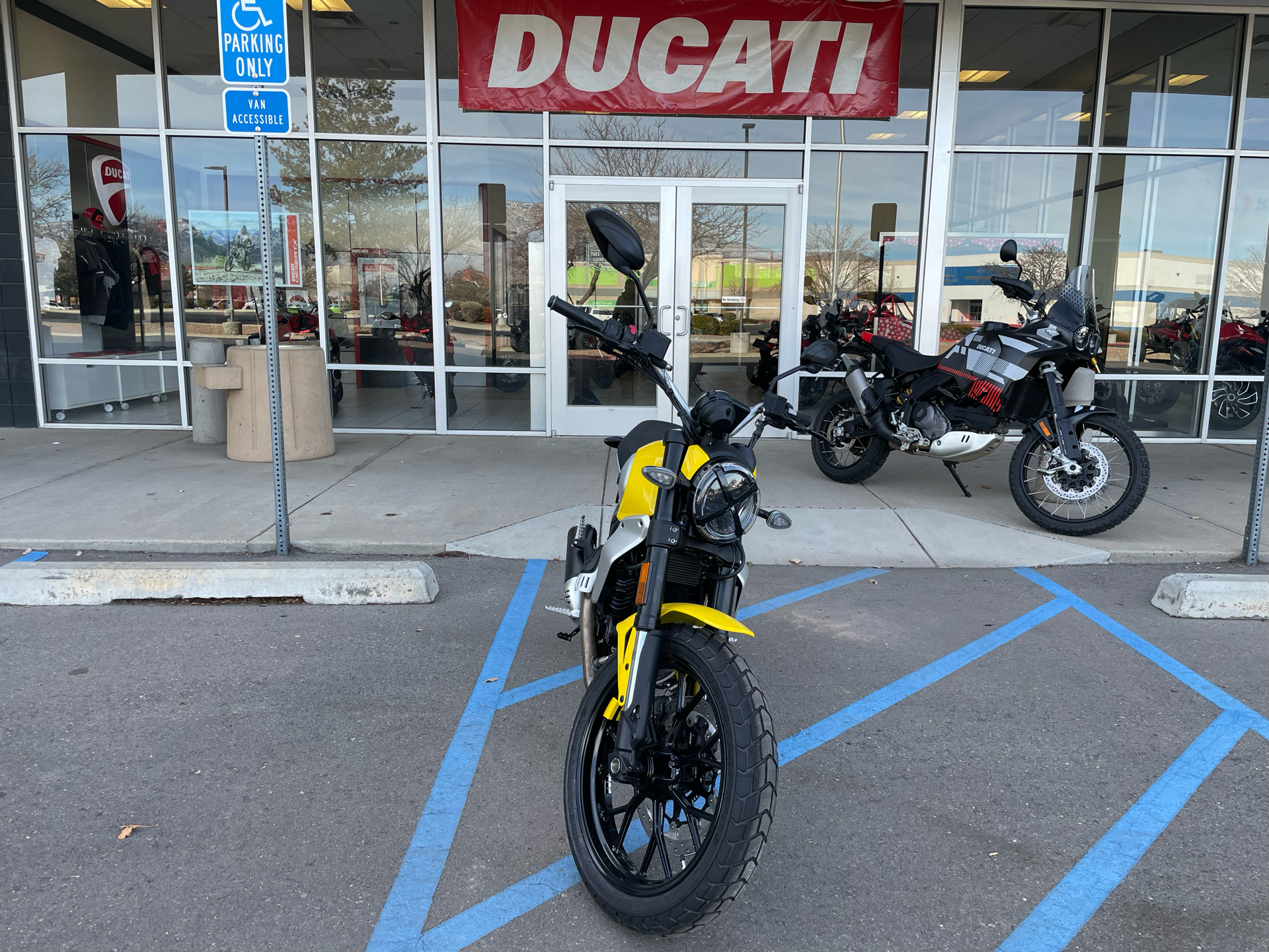 2024 Ducati Scrambler Icon in Albuquerque, New Mexico - Photo 13