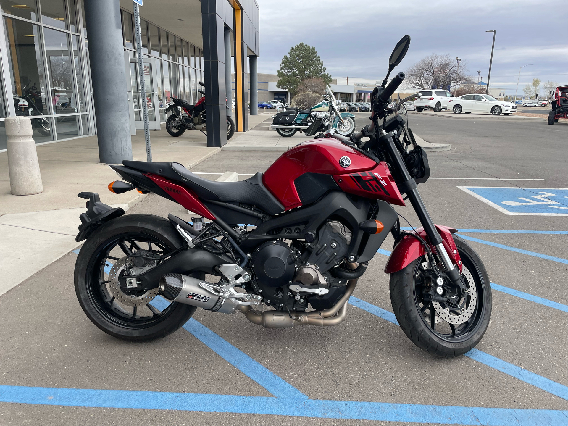 2017 Yamaha FZ-09 in Albuquerque, New Mexico - Photo 3