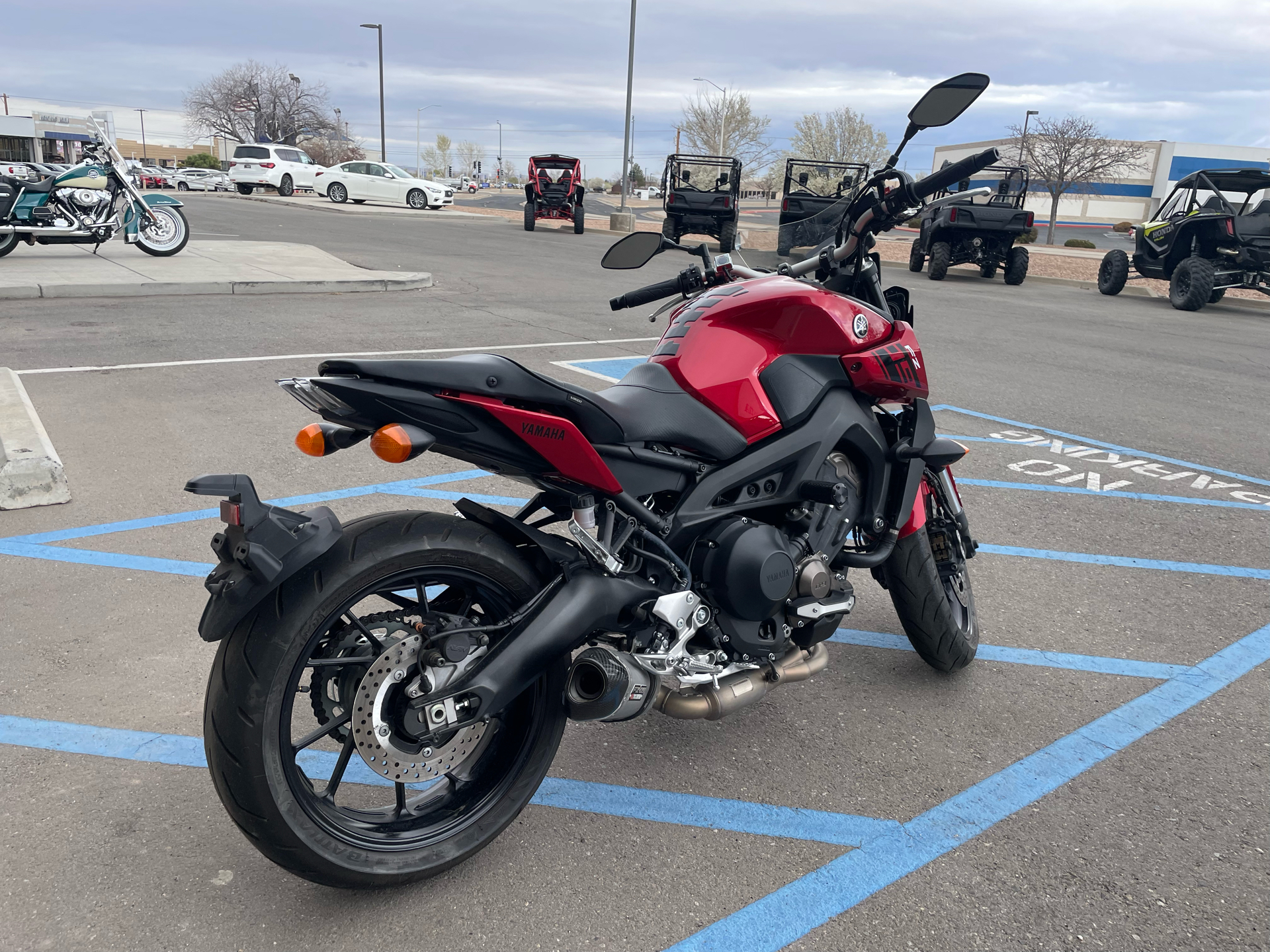 2017 Yamaha FZ-09 in Albuquerque, New Mexico - Photo 4