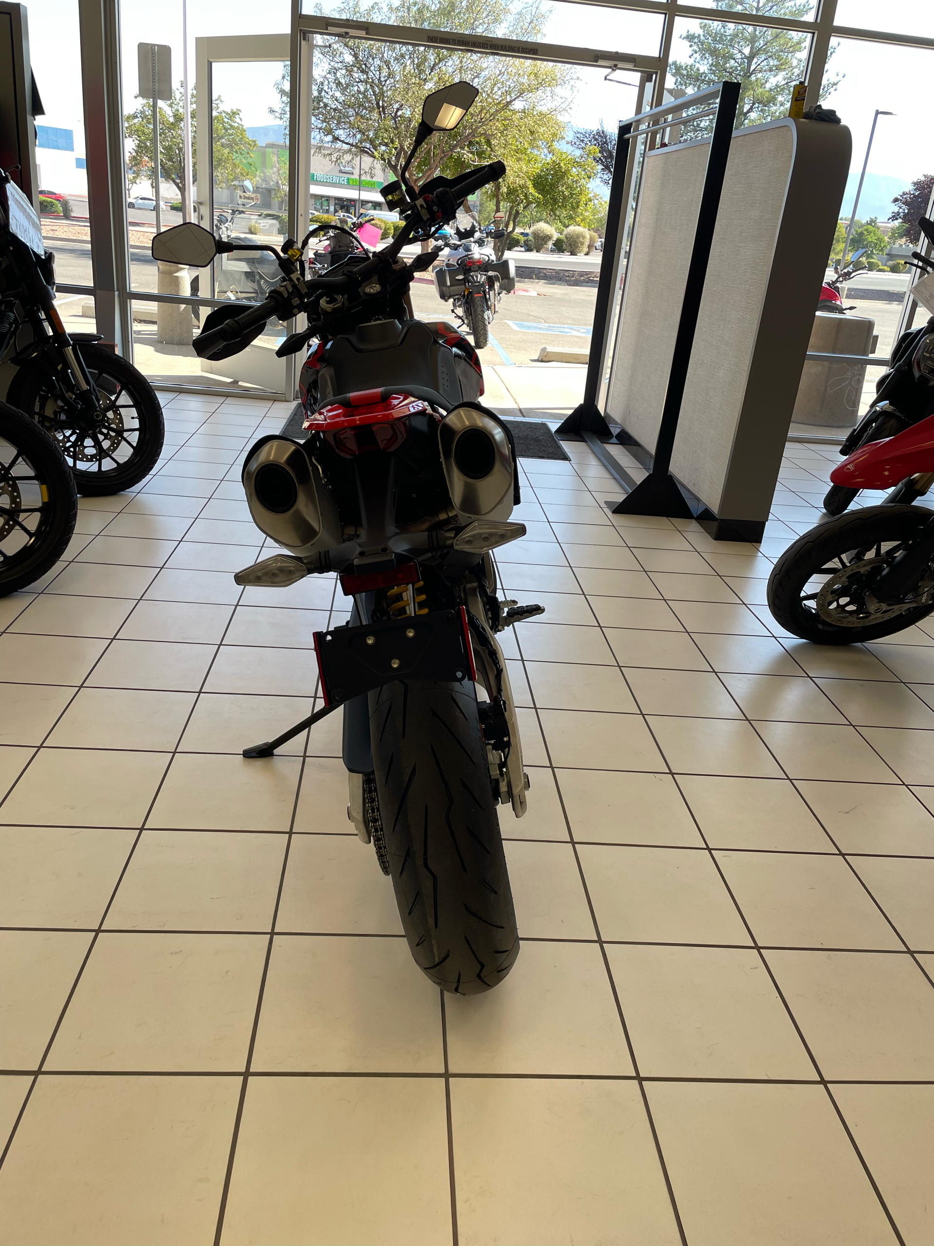 2025 Ducati Hypermotard 698 Mono RVE in Albuquerque, New Mexico - Photo 5