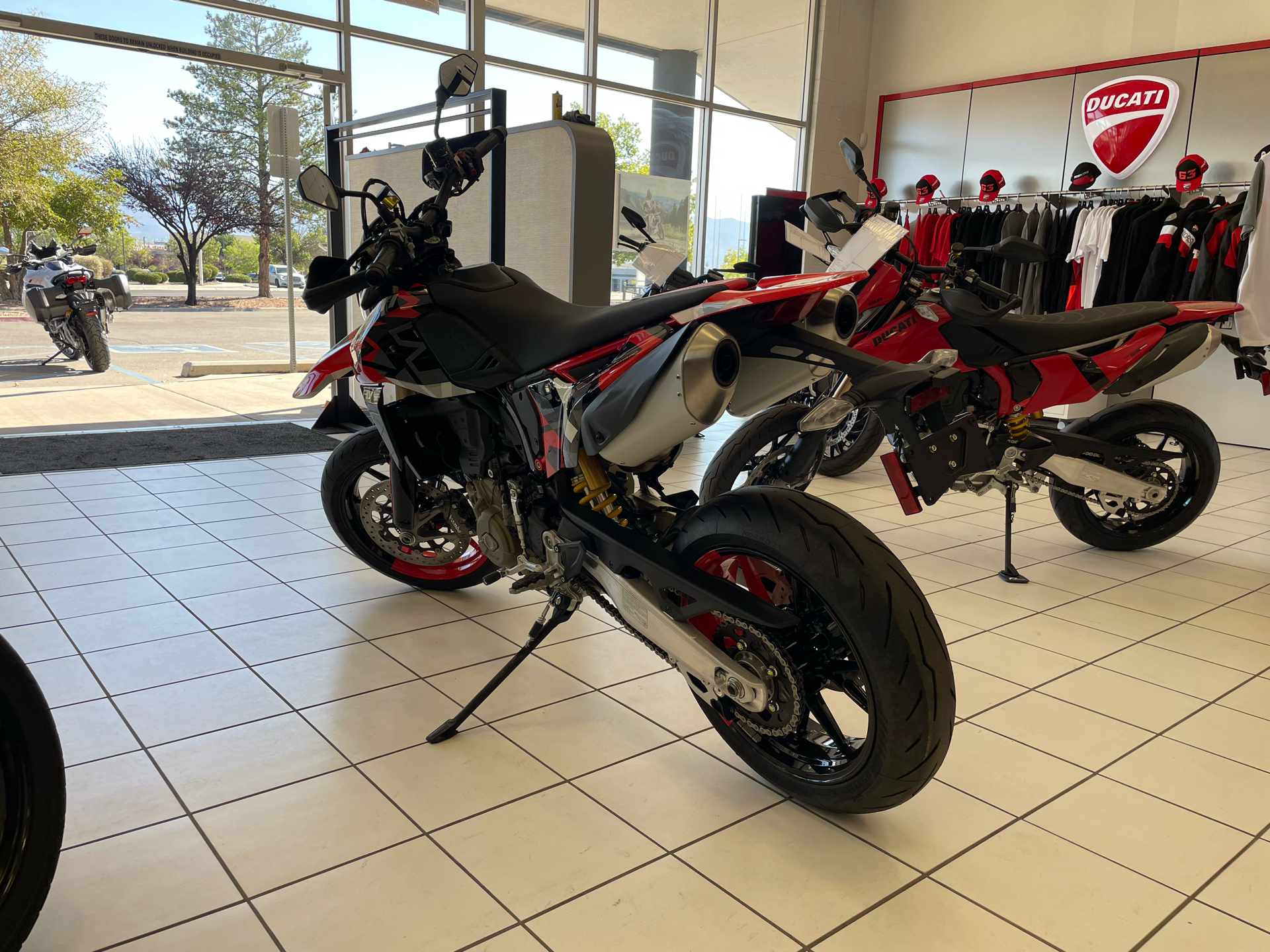 2025 Ducati Hypermotard 698 Mono RVE in Albuquerque, New Mexico - Photo 6