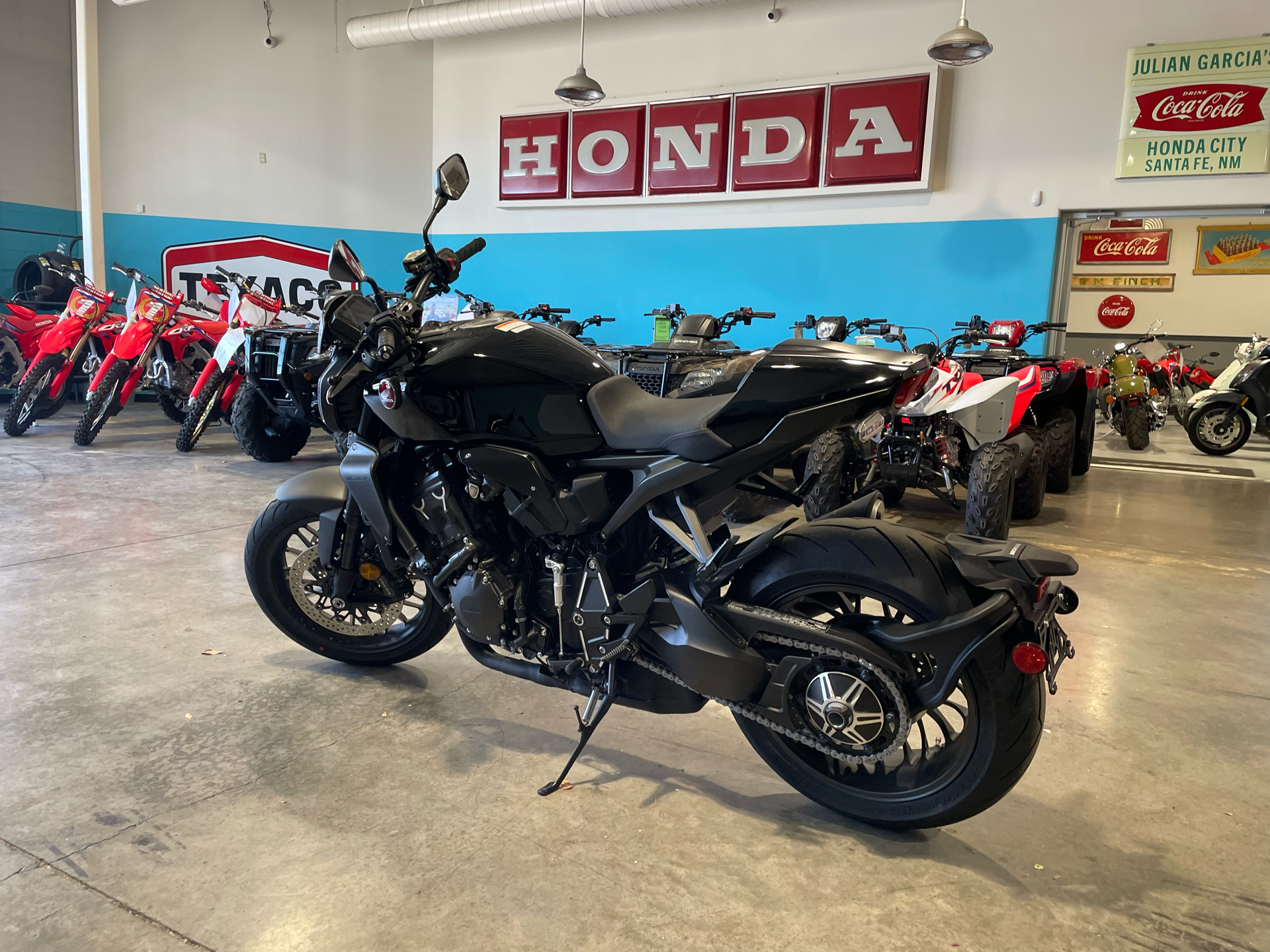 2024 Honda CB1000R Black Edition in Albuquerque, New Mexico - Photo 8
