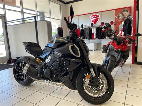 2024 Ducati Diavel V4 in Albuquerque, New Mexico - Photo 2