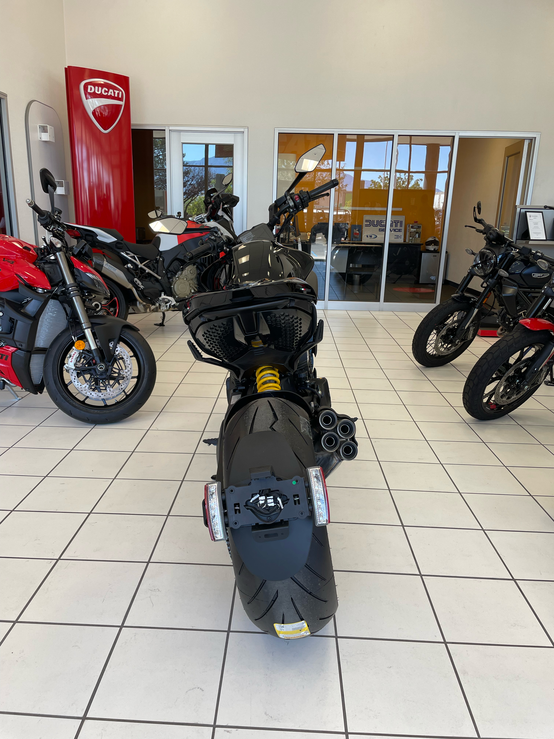 2024 Ducati Diavel V4 in Albuquerque, New Mexico - Photo 5