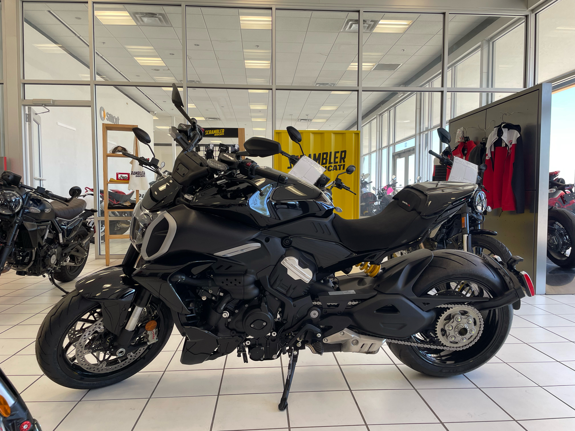 2024 Ducati Diavel V4 in Albuquerque, New Mexico - Photo 8