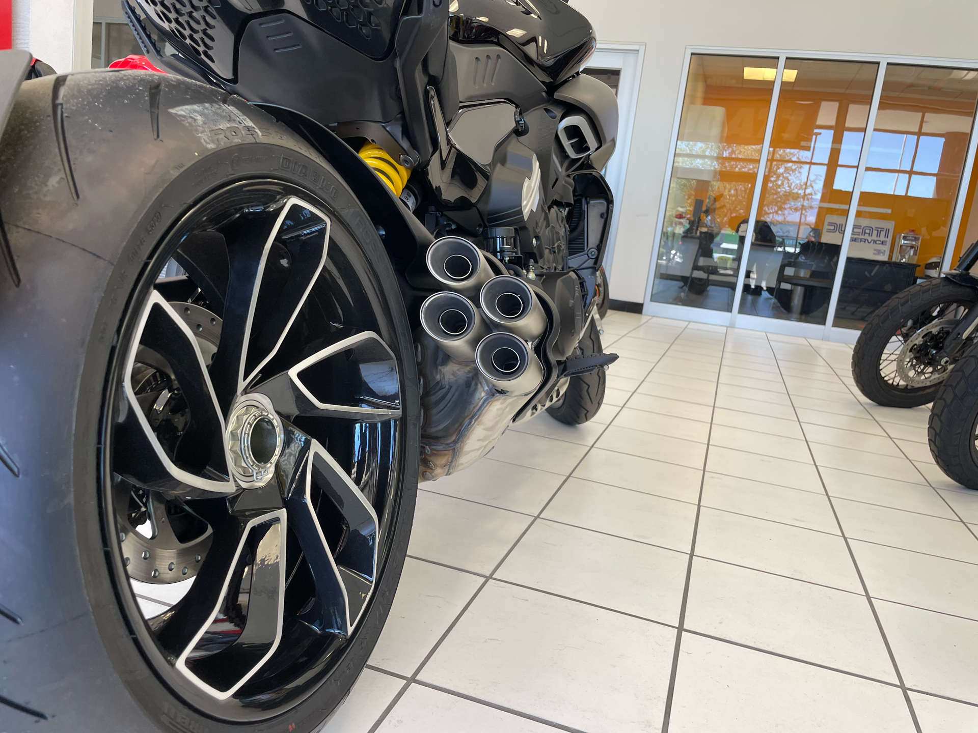 2024 Ducati Diavel V4 in Albuquerque, New Mexico - Photo 12