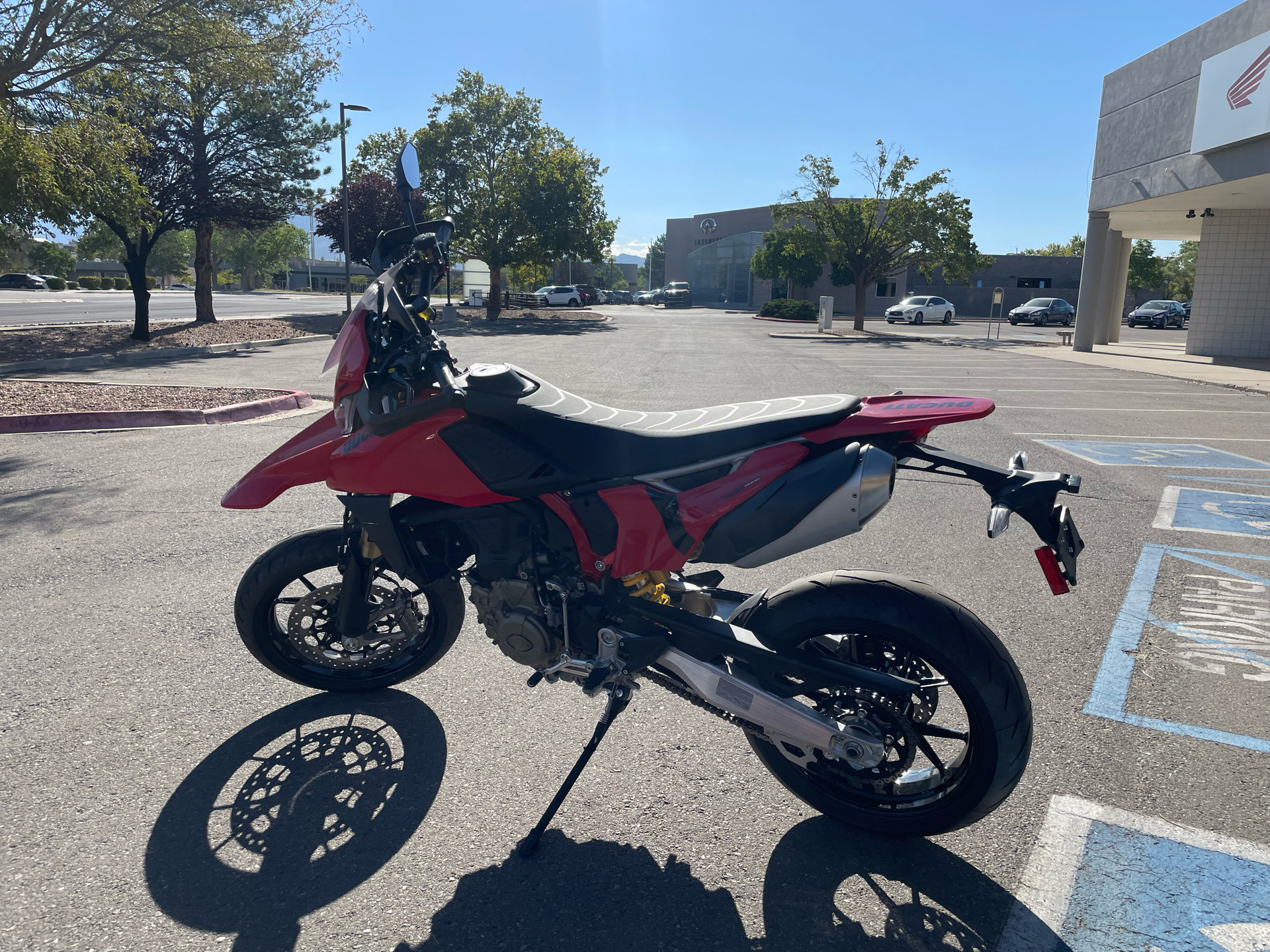 2024 Ducati Hypermotard 698 Mono in Albuquerque, New Mexico - Photo 8