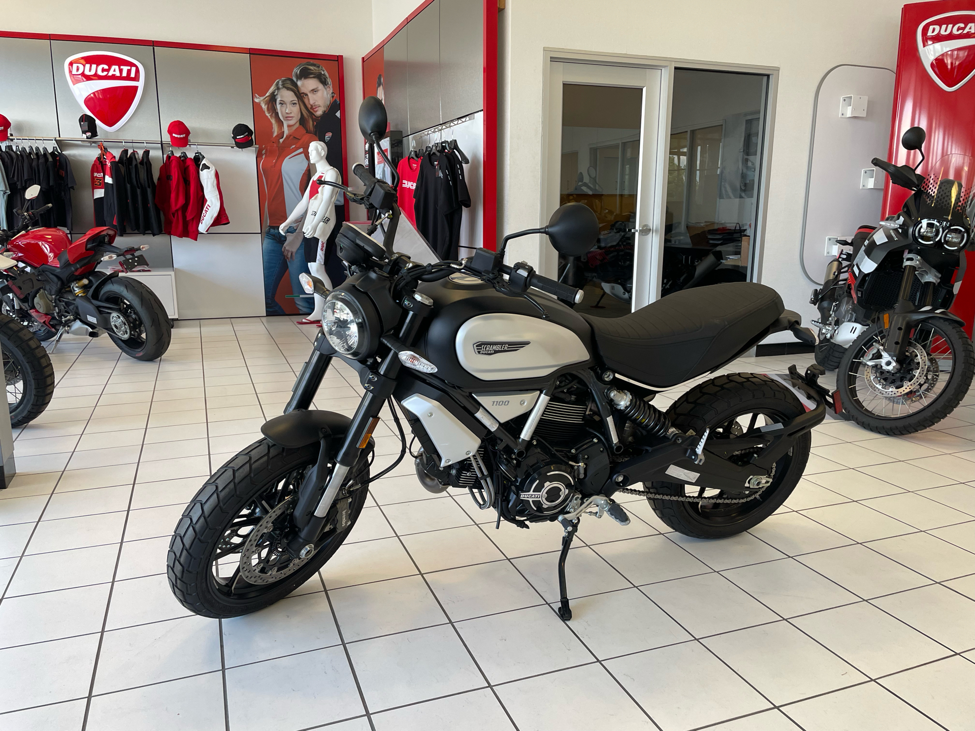 2023 Ducati Scrambler 1100 Dark PRO in Albuquerque, New Mexico - Photo 14