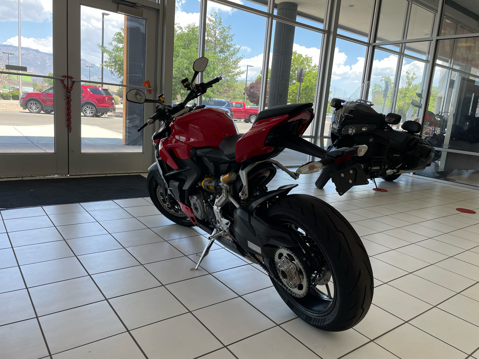 2023 Ducati Streetfighter V2 in Albuquerque, New Mexico - Photo 11