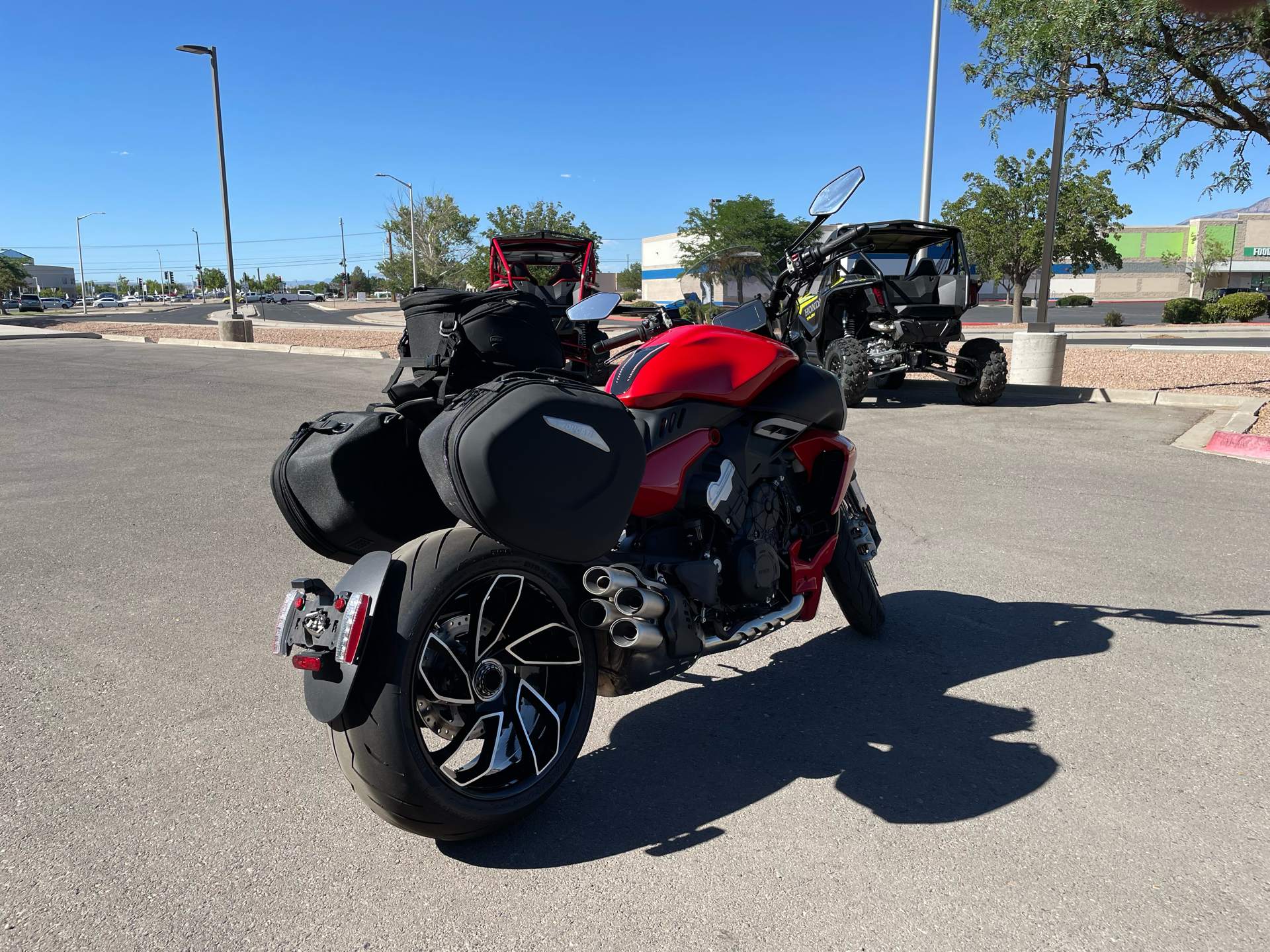 2023 Ducati Diavel V4 in Albuquerque, New Mexico - Photo 5