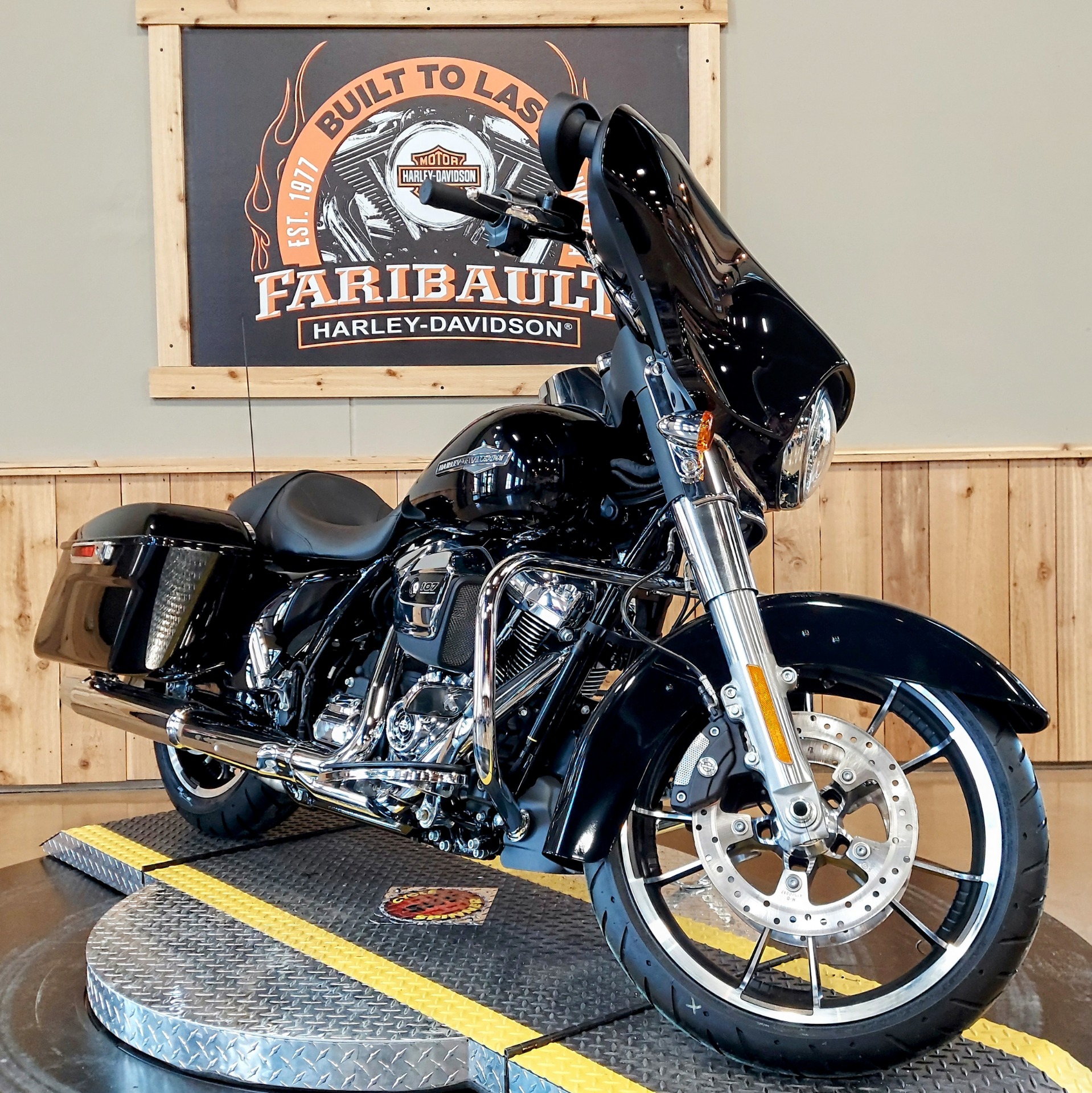 2022 Harley-Davidson Street Glide® in Faribault, Minnesota - Photo 2