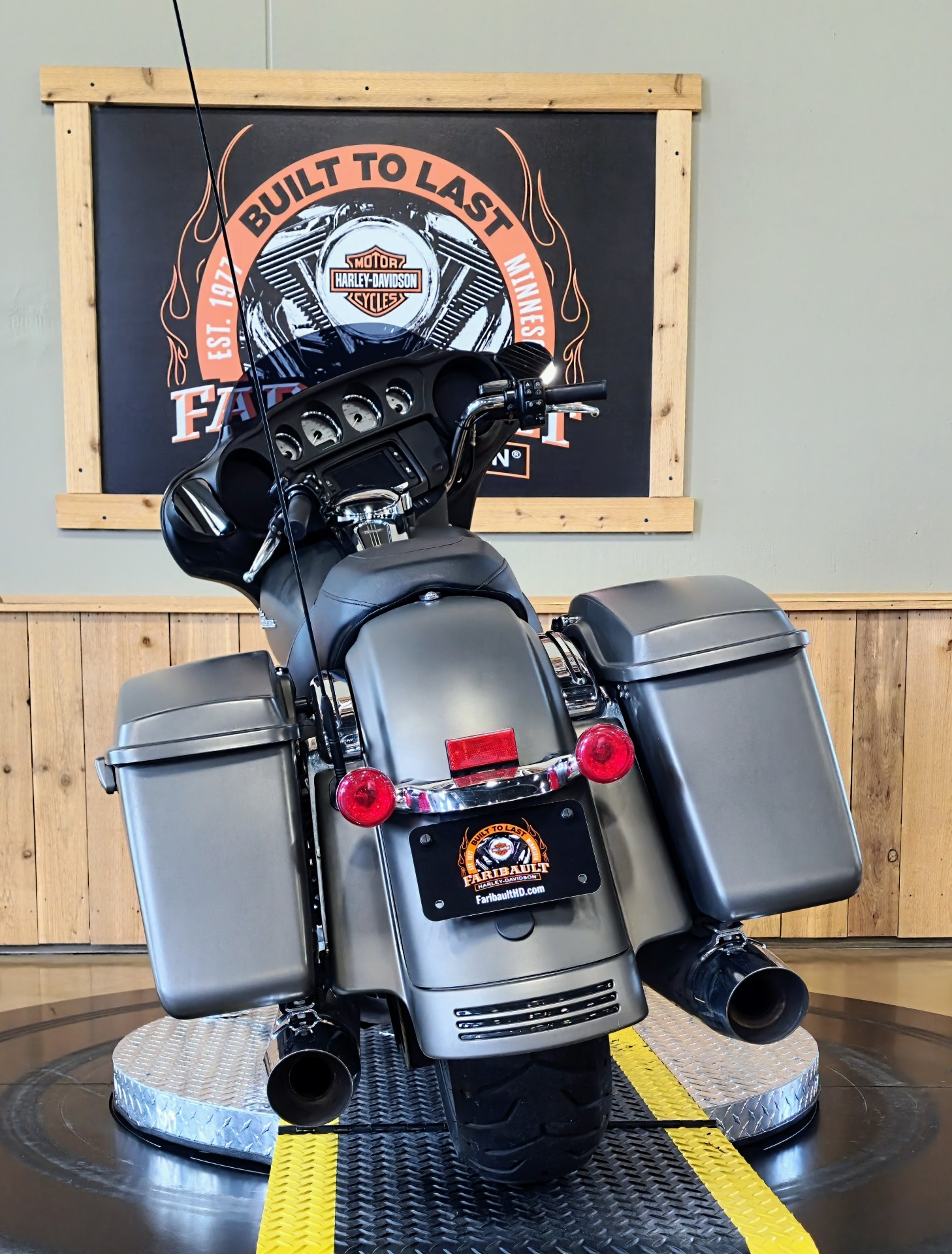 2018 Harley-Davidson Street Glide® in Faribault, Minnesota - Photo 7