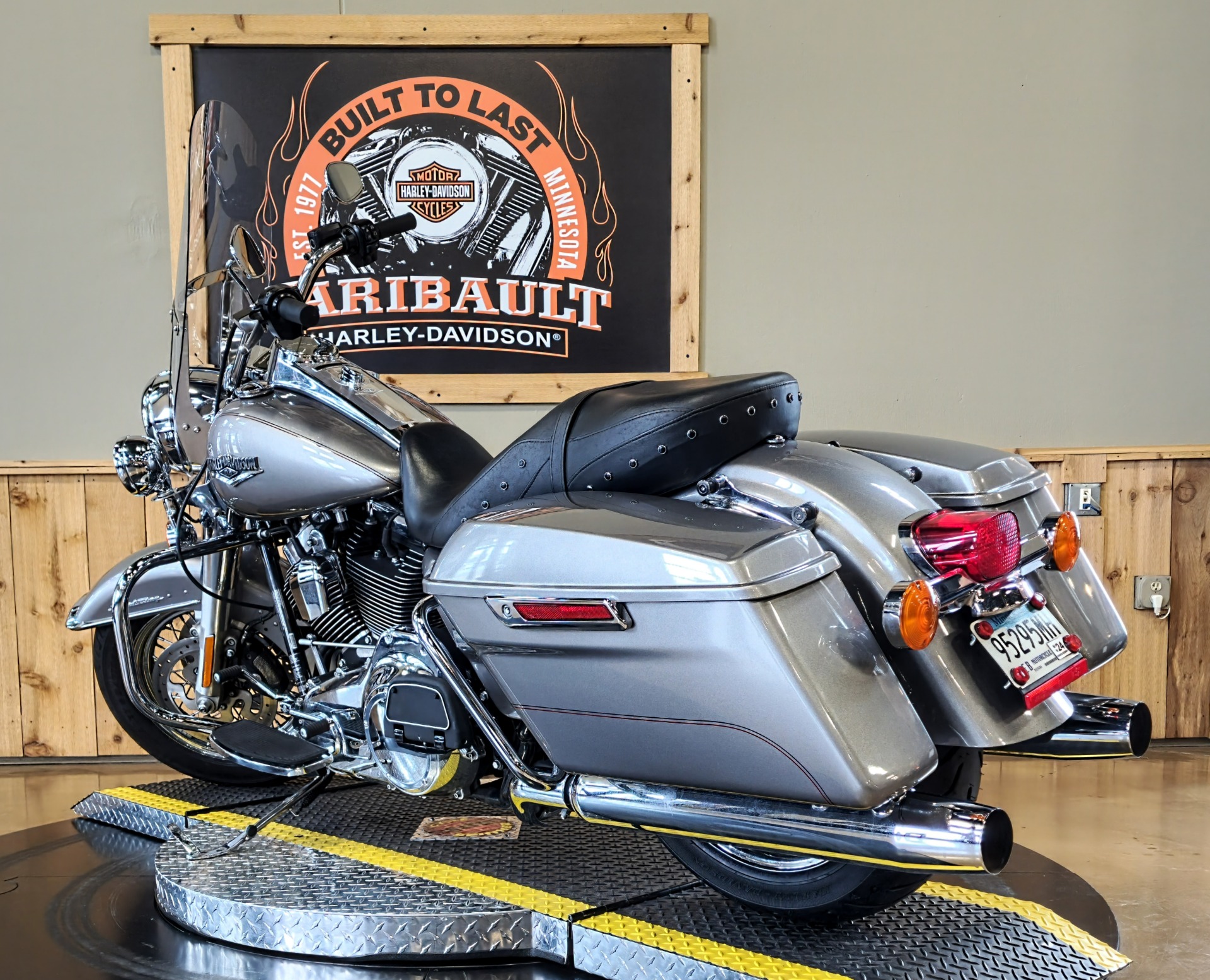 2016 Harley-Davidson Road King® in Faribault, Minnesota - Photo 6