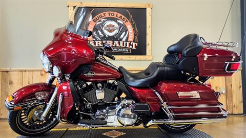 2010 Harley-Davidson Ultra Classic® Electra Glide® in Faribault, Minnesota - Photo 5