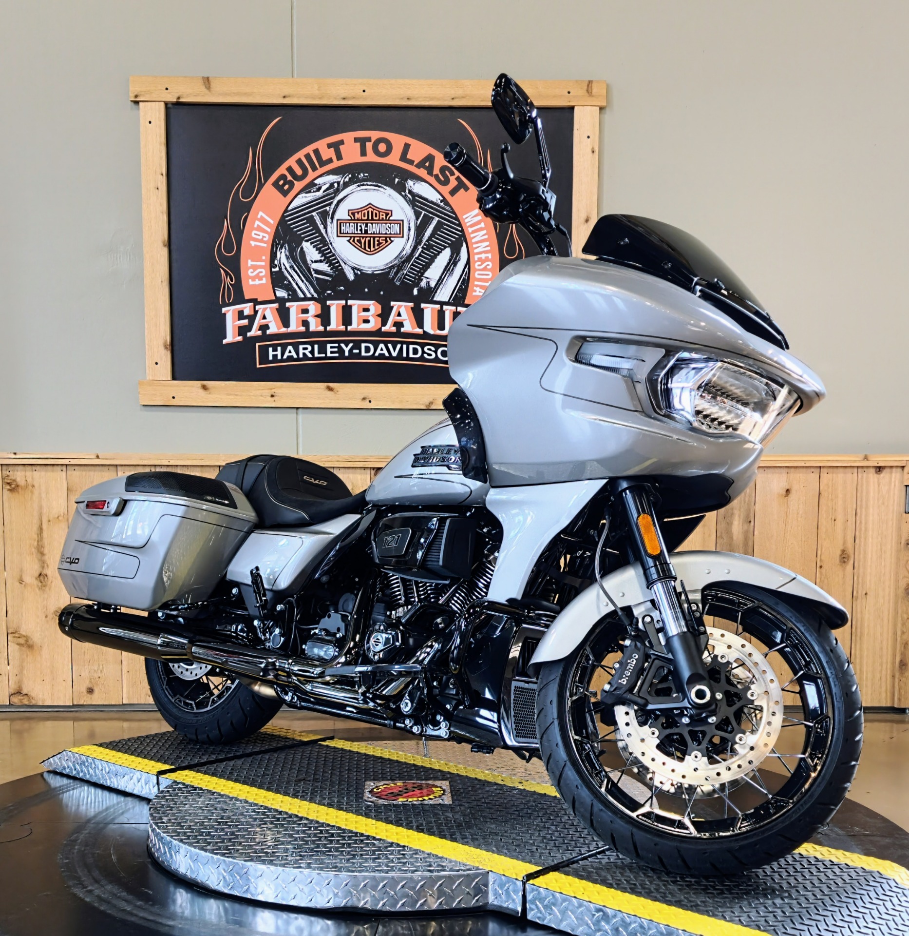 2023 Harley-Davidson CVO™ Road Glide® in Faribault, Minnesota - Photo 2