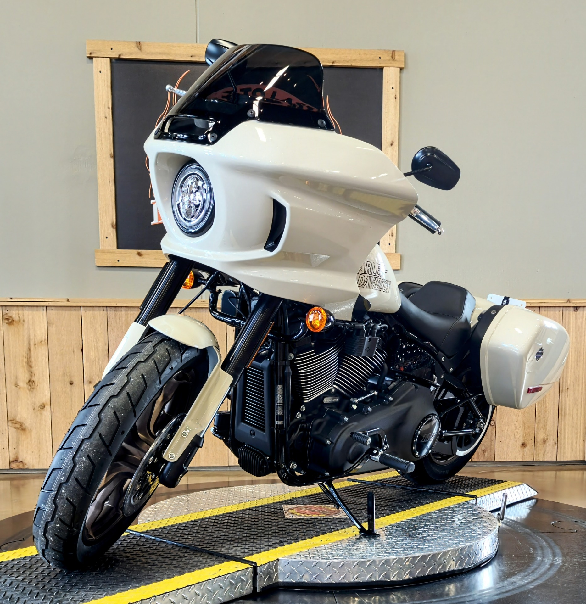 2023 Harley-Davidson Low Rider® ST in Faribault, Minnesota - Photo 4
