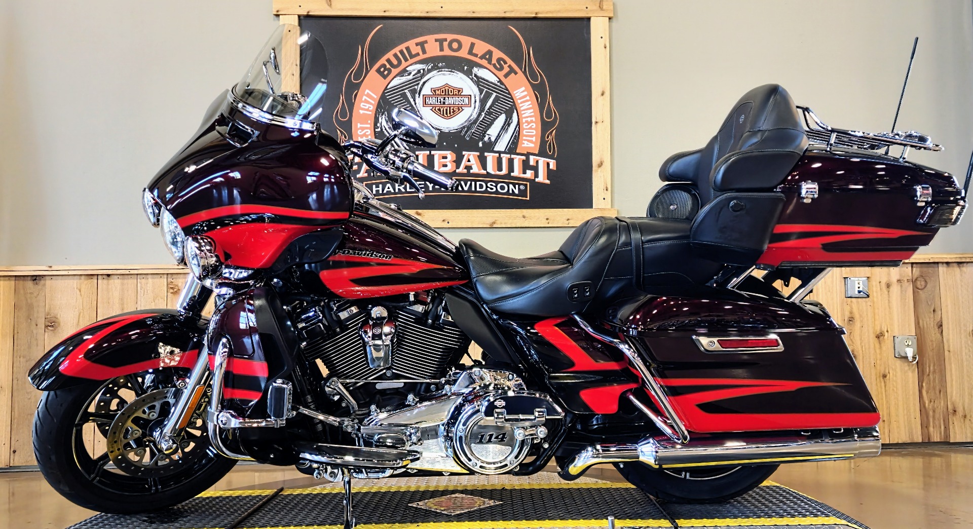 2017 Harley-Davidson CVO™ Limited in Faribault, Minnesota - Photo 5