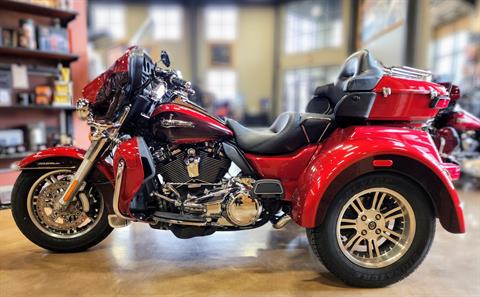 2018 Harley-Davidson Tri Glide® Ultra in Faribault, Minnesota - Photo 5