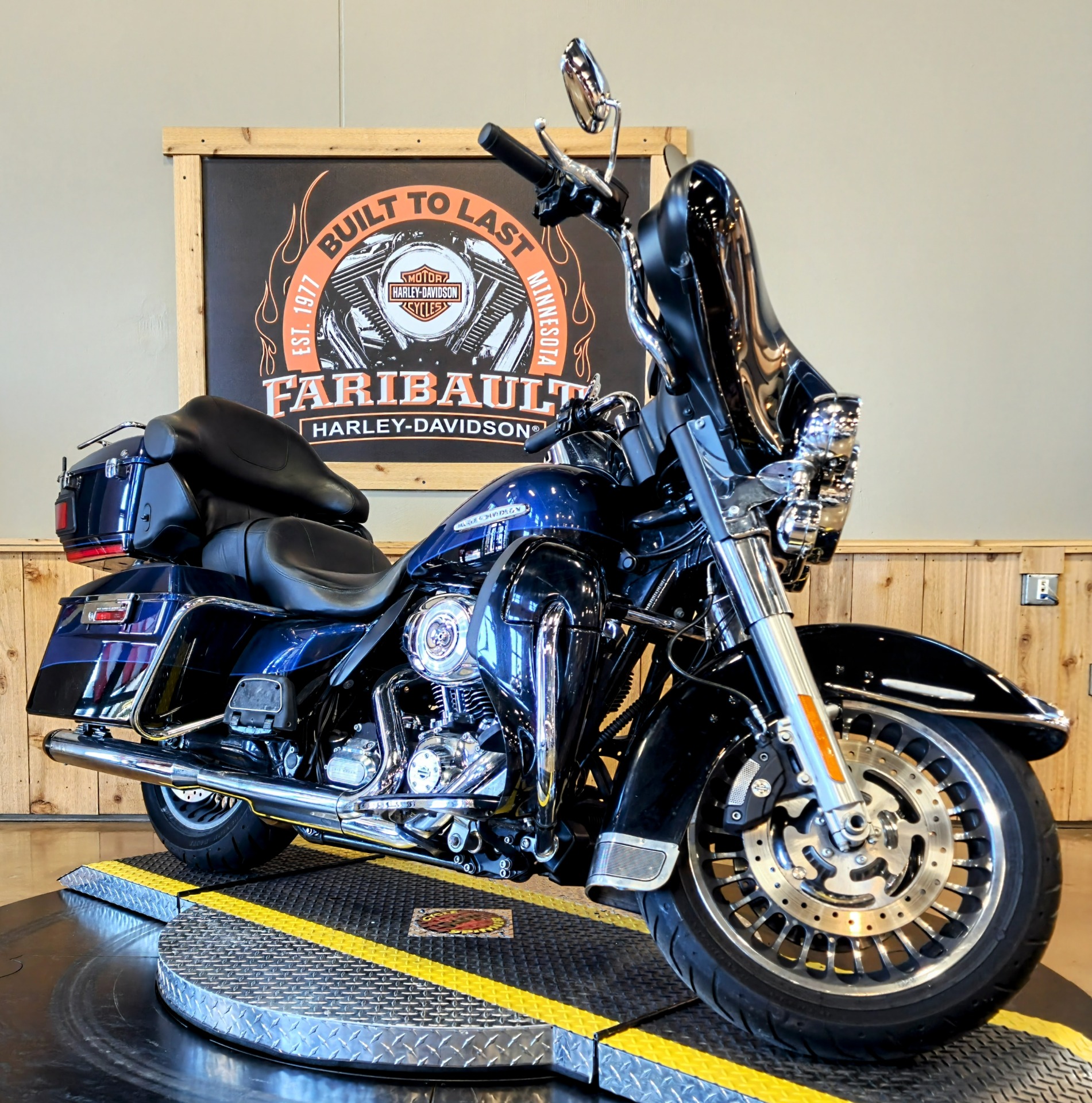 2012 Harley-Davidson Electra Glide® Ultra Limited in Faribault, Minnesota - Photo 2