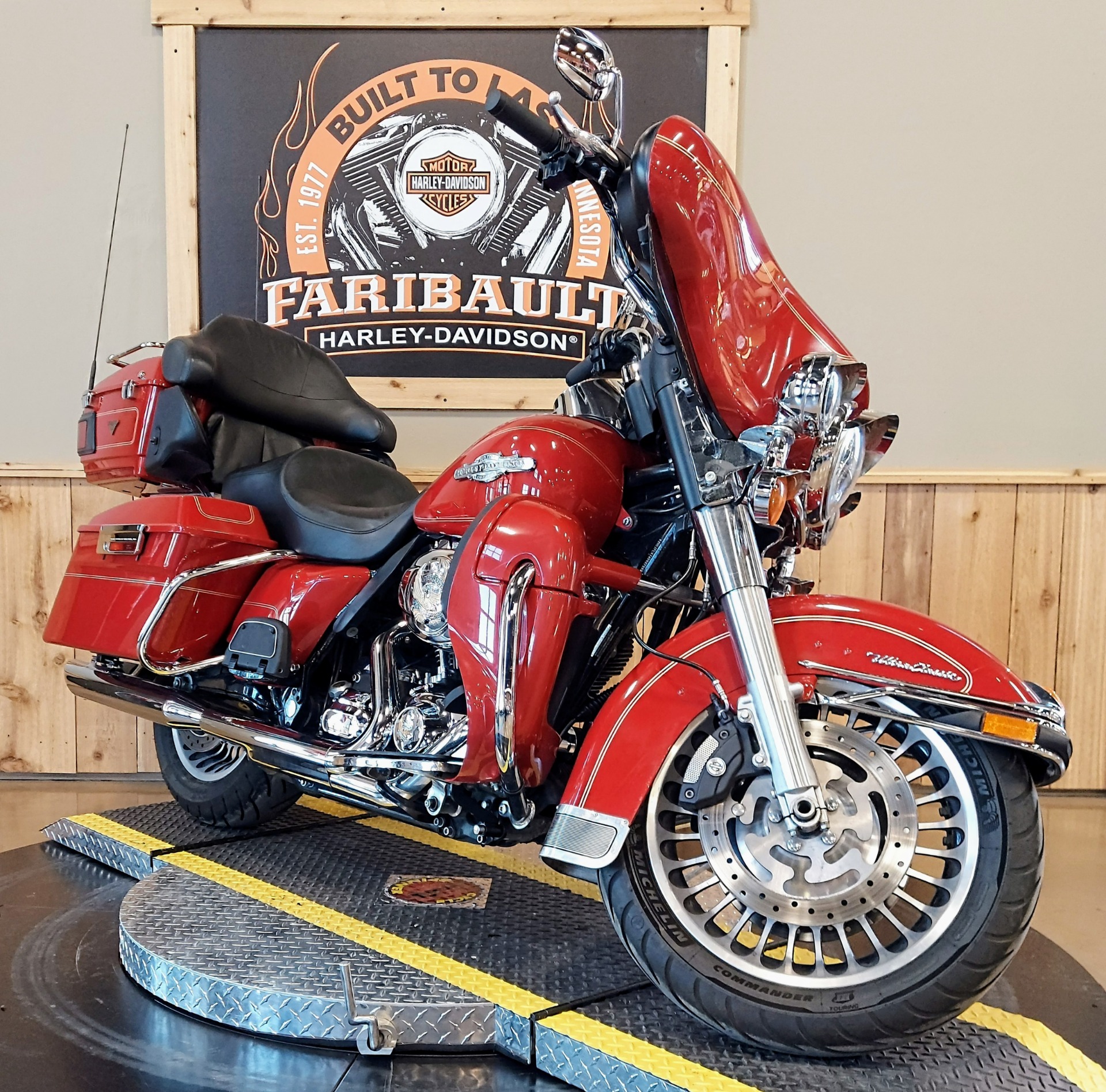 2009 Harley-Davidson Ultra Classic® Electra Glide® in Faribault, Minnesota - Photo 2