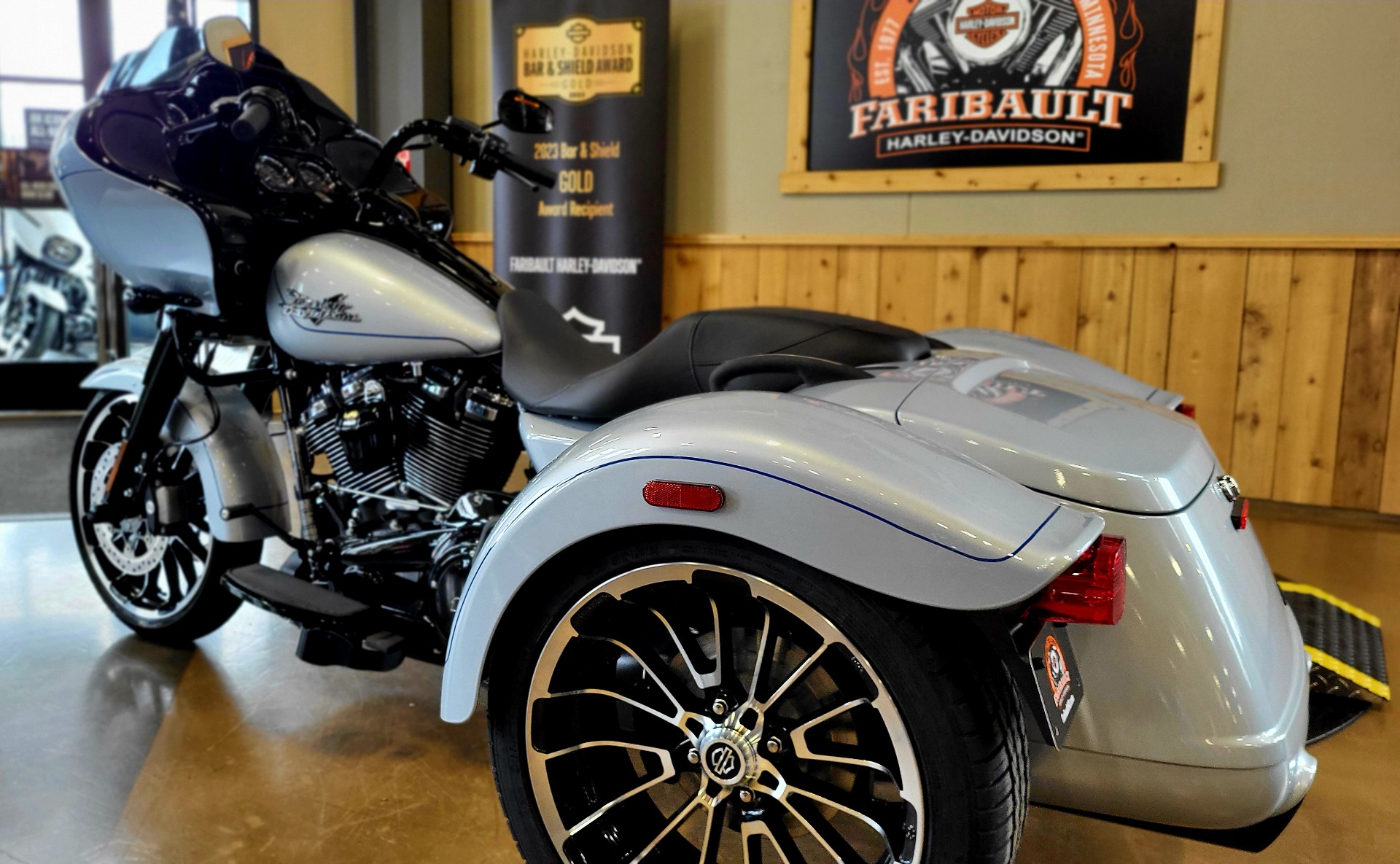 2024 Harley-Davidson Road Glide® 3 in Faribault, Minnesota - Photo 2