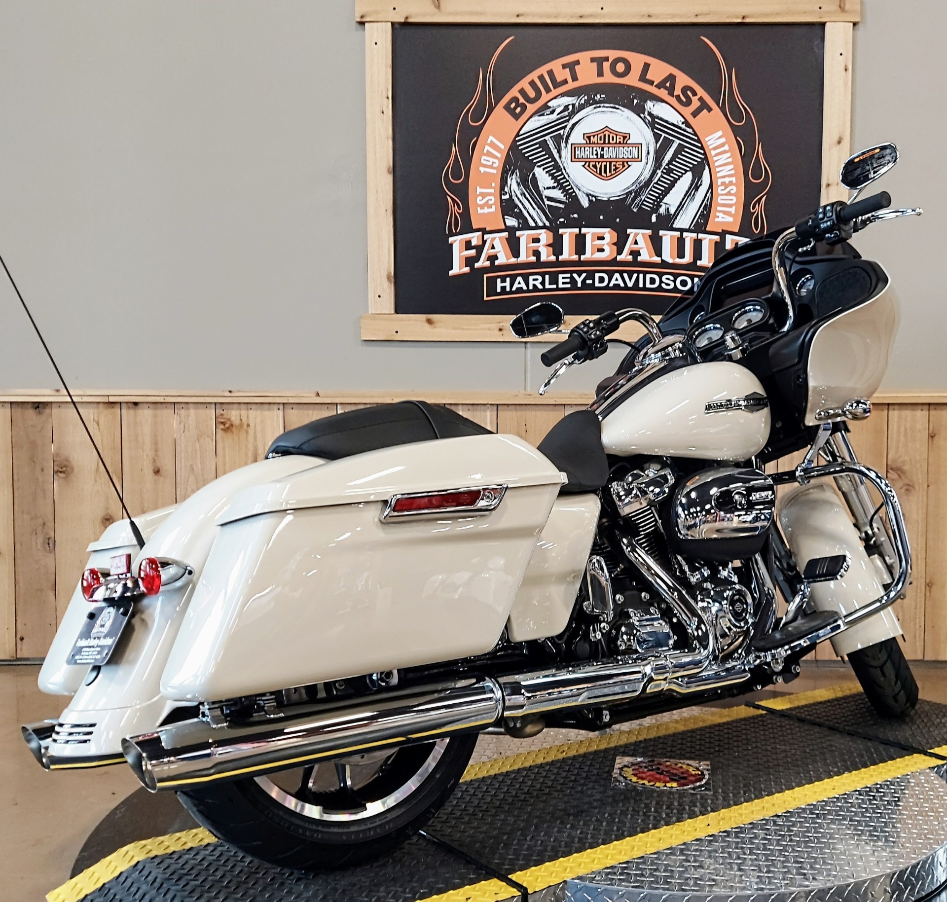 2022 Harley-Davidson Road Glide® in Faribault, Minnesota - Photo 4