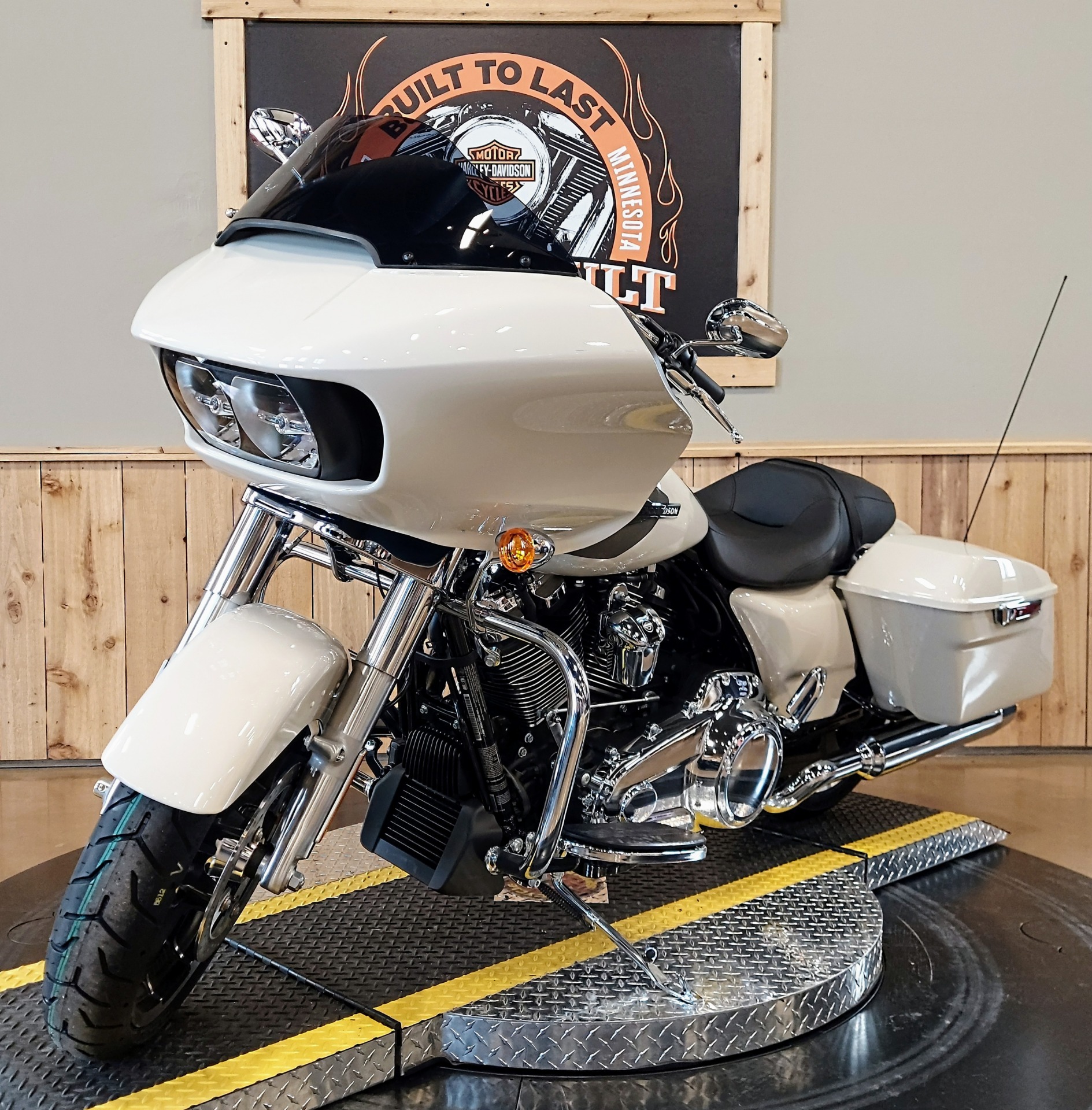 2022 Harley-Davidson Road Glide® in Faribault, Minnesota - Photo 7