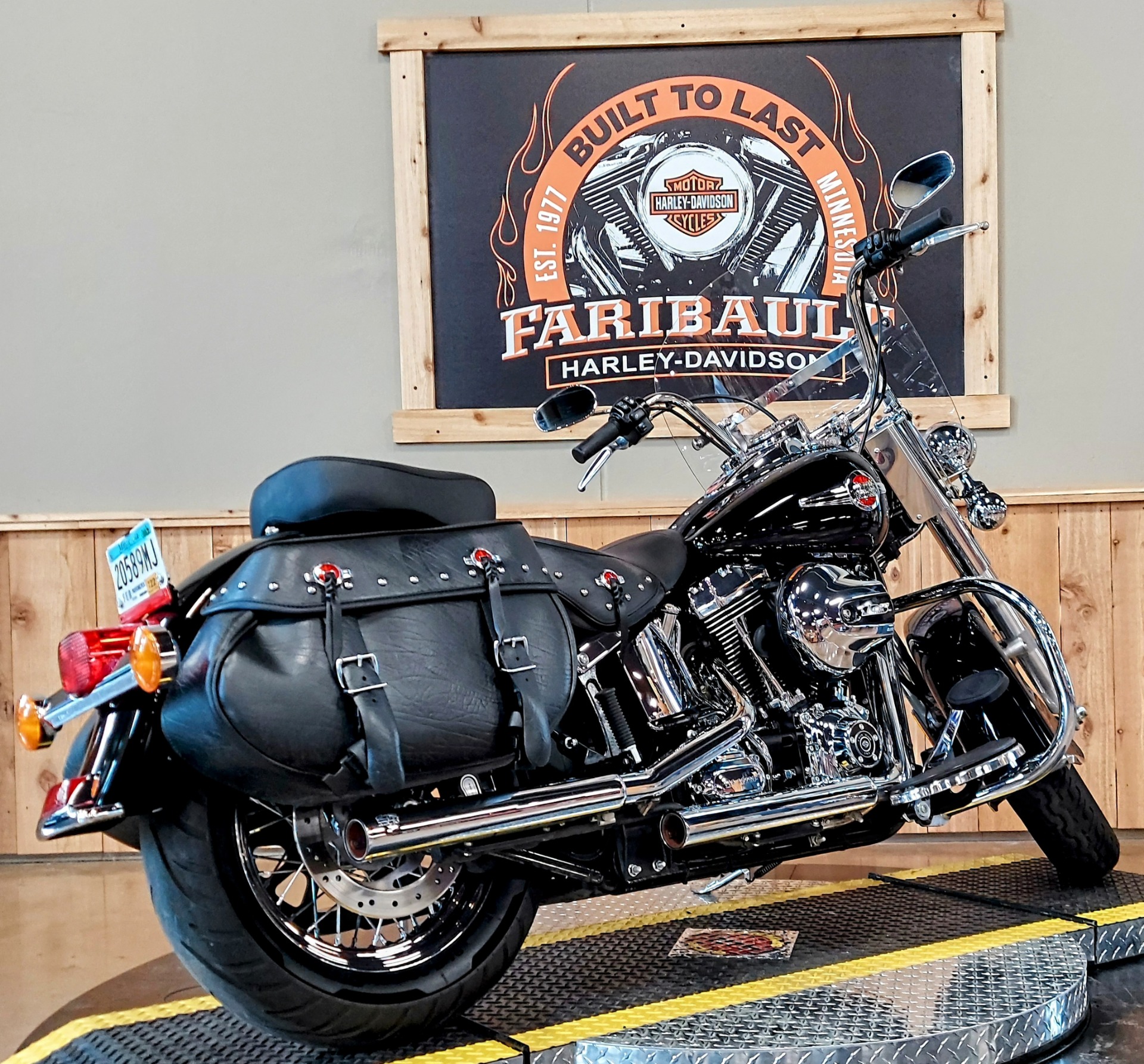 Used 2017 Harley Davidson Heritage Softail Classic Motorcycles In Faribault Mn B8090 Vivid Black