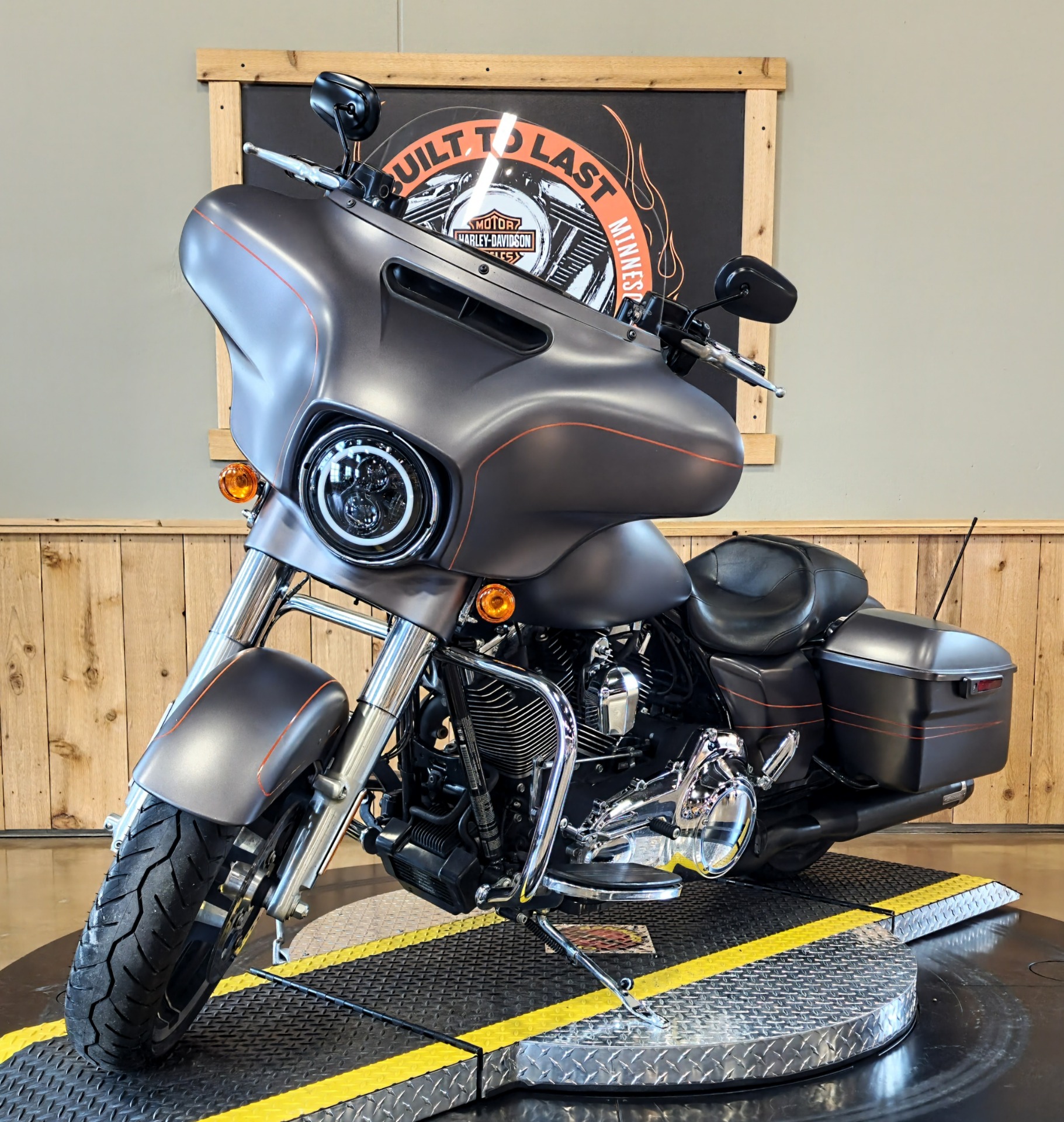 2016 Harley-Davidson Street Glide® Special in Faribault, Minnesota - Photo 4