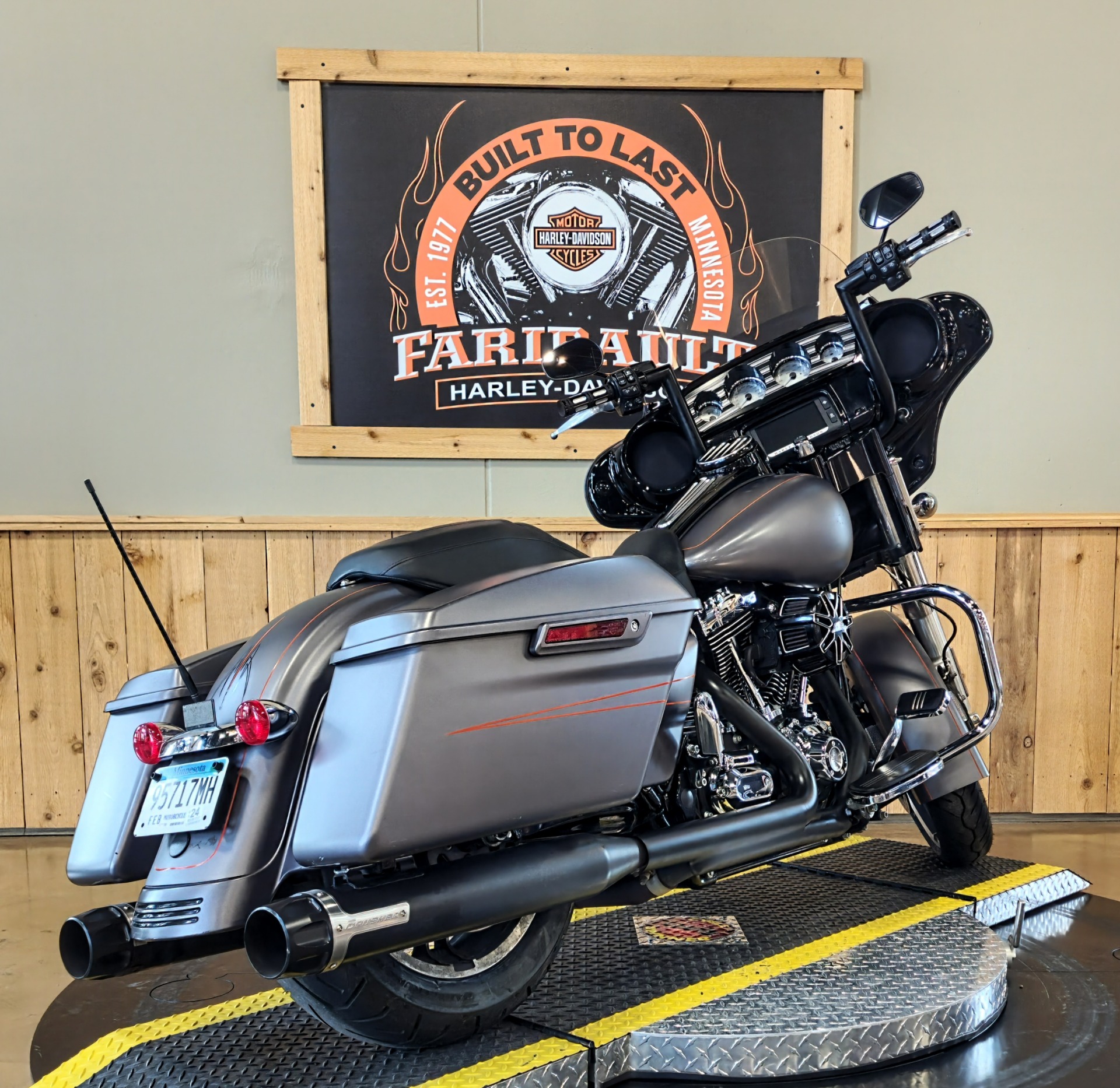 2016 Harley-Davidson Street Glide® Special in Faribault, Minnesota - Photo 8