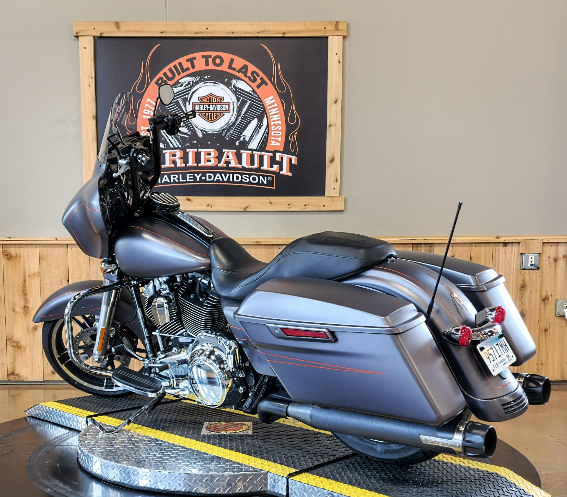 2016 Harley-Davidson Street Glide® Special in Faribault, Minnesota - Photo 6